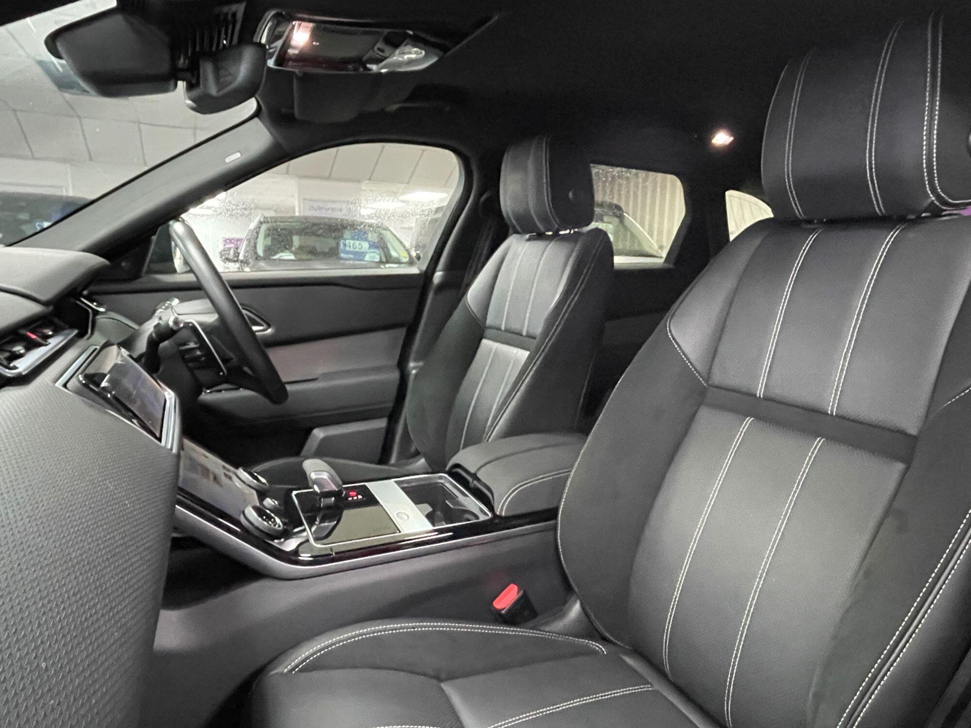 Land Rover Range Rover Velar - Image 34