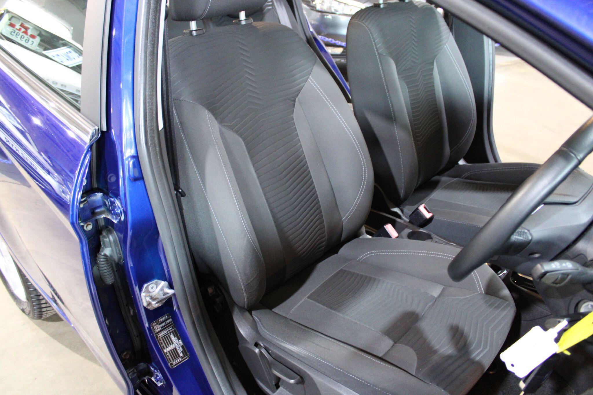 Ford Fiesta - Image 13