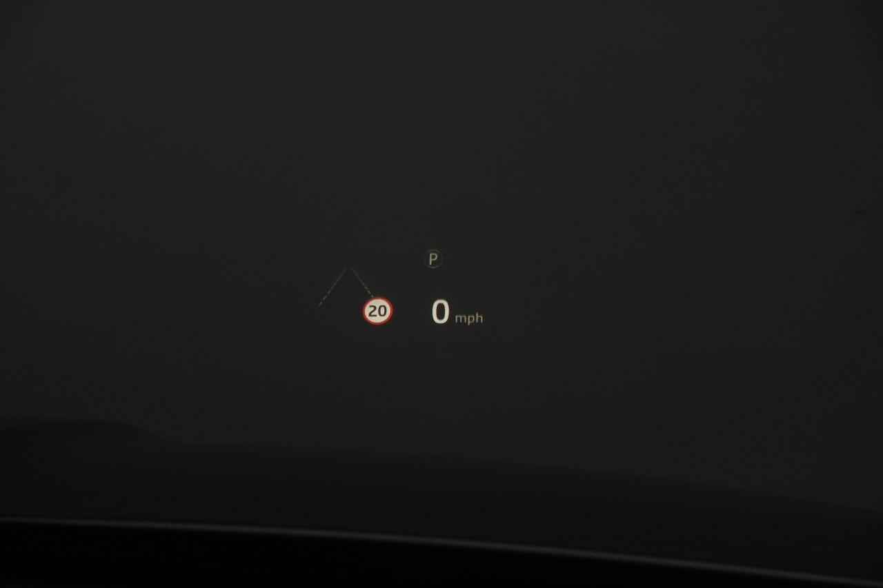 Jaguar XE - Image 29