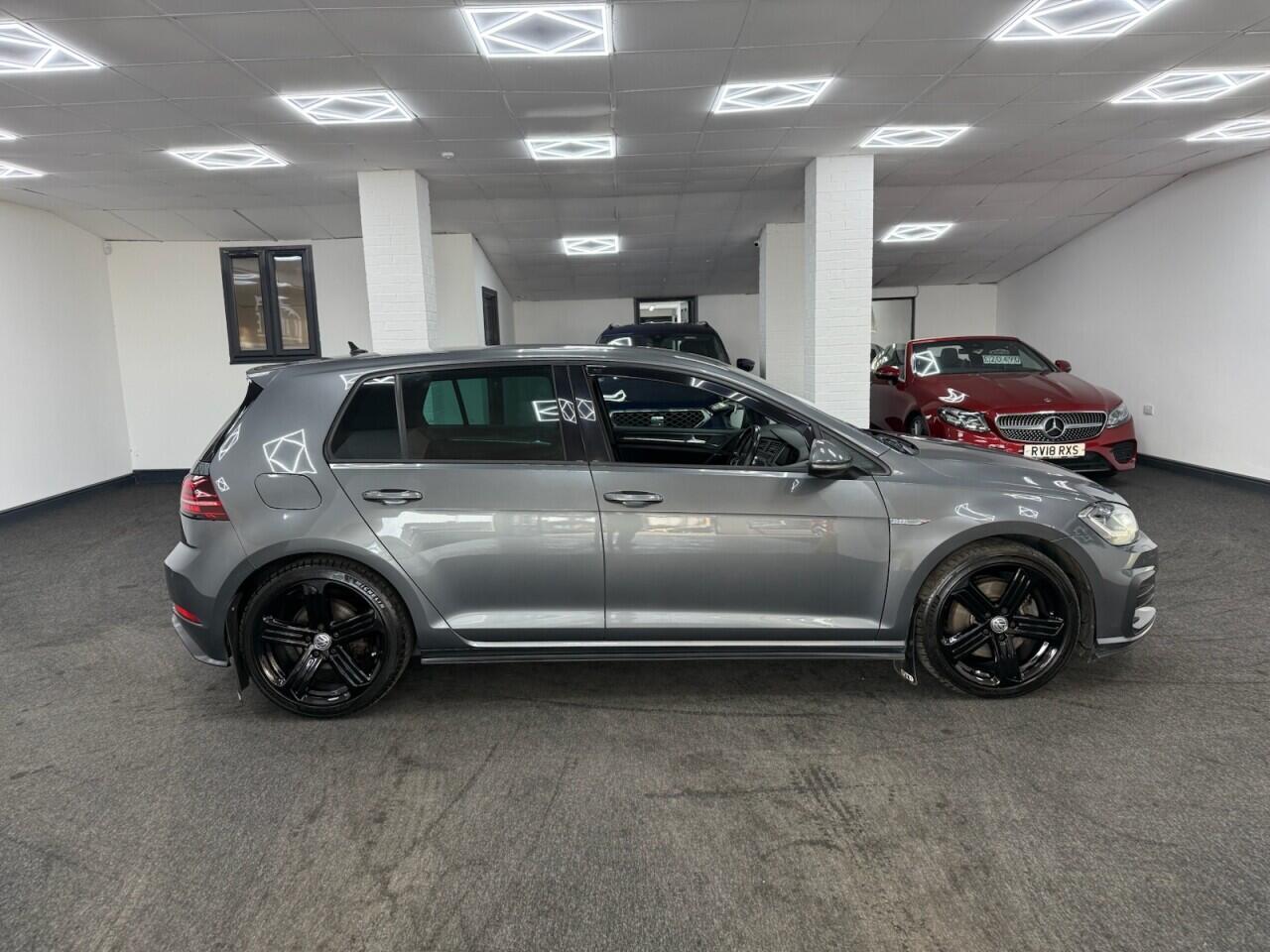 Volkswagen Golf - Image 4