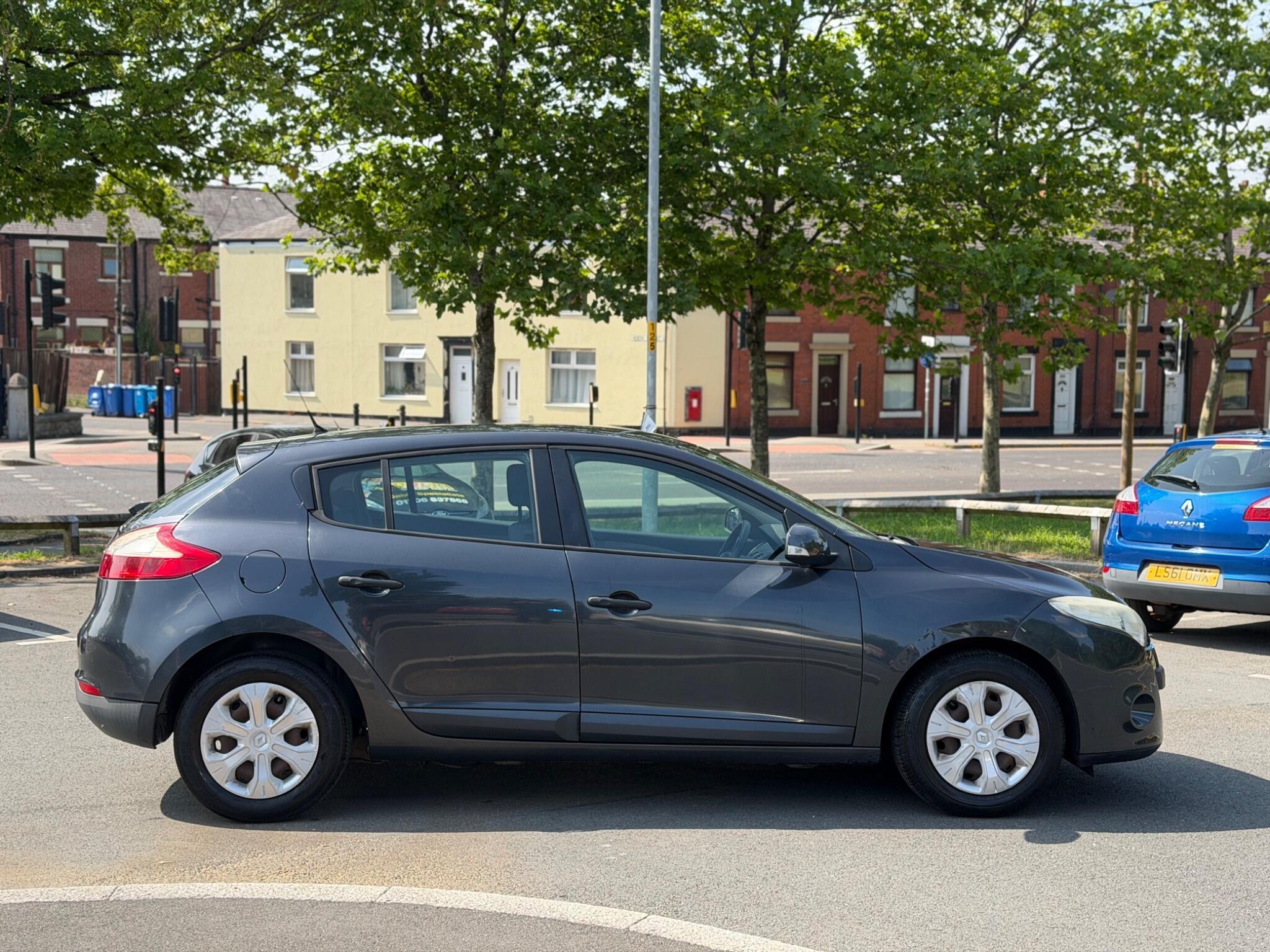 Renault Megane - Image 6