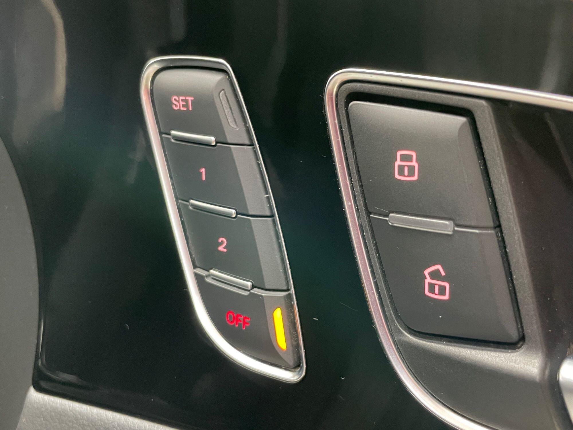 Audi A6 Avant - Image 28