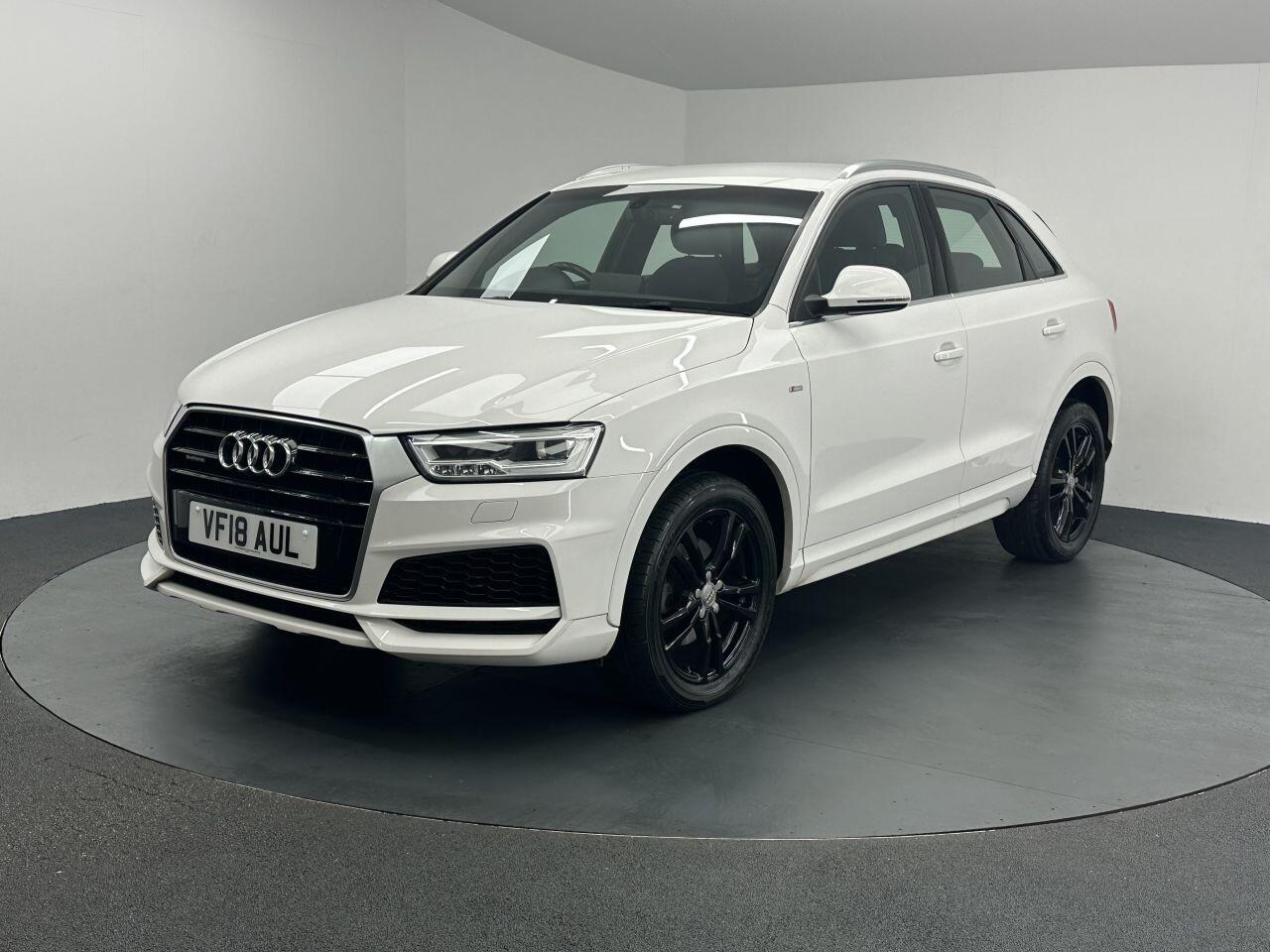 Audi Q3 - Image 6