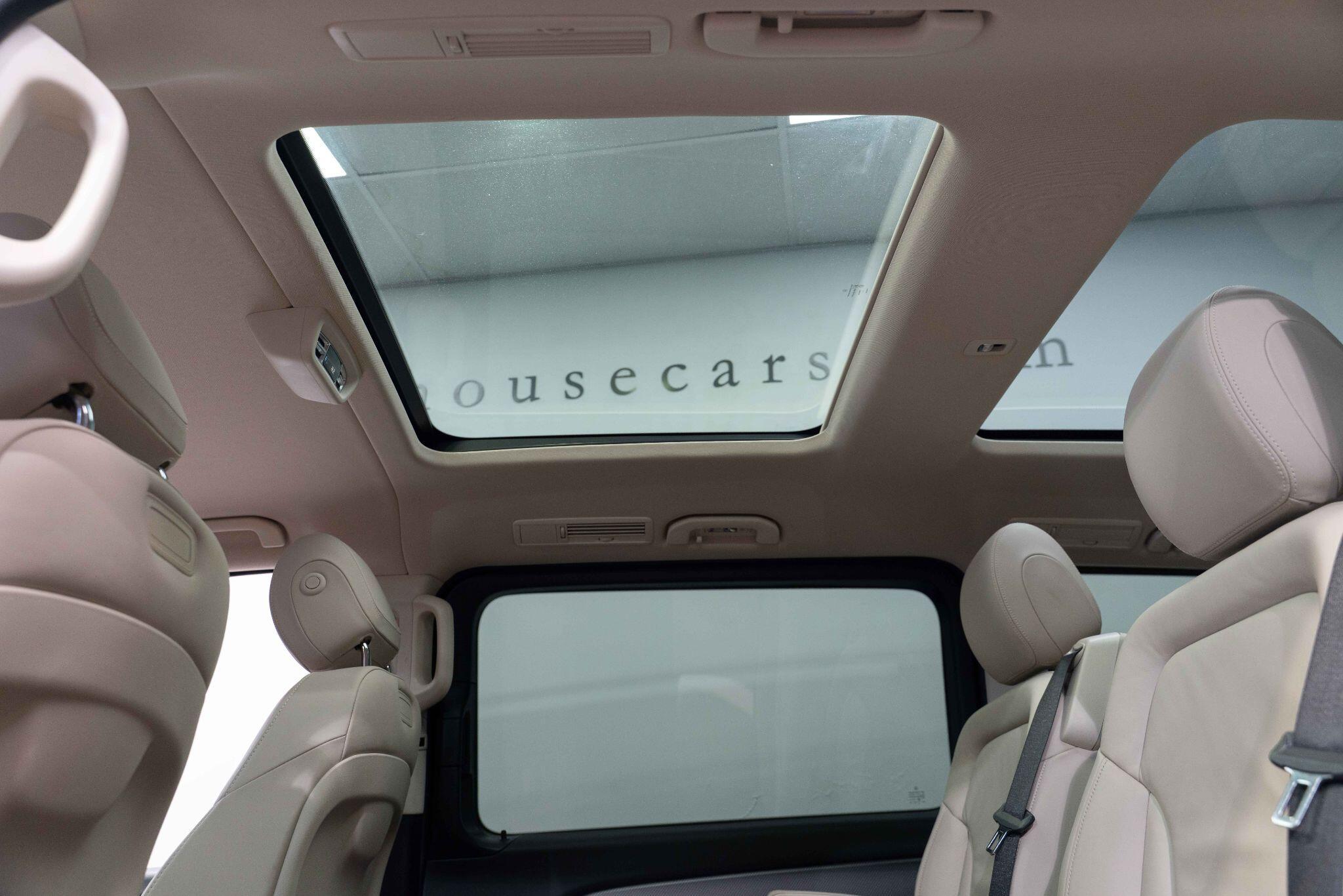 Mercedes V Class - Image 16
