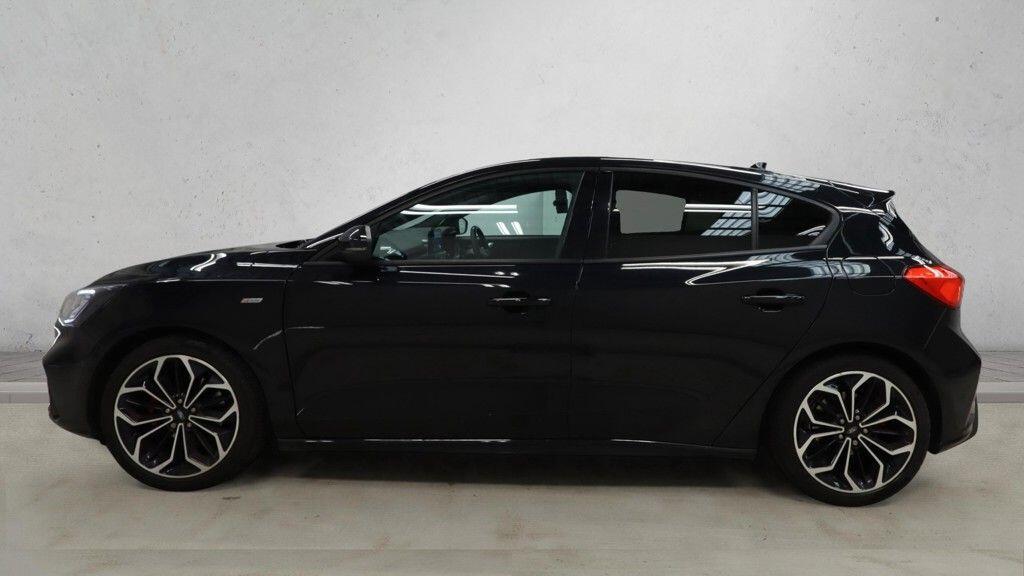 Ford Focus - Image 8