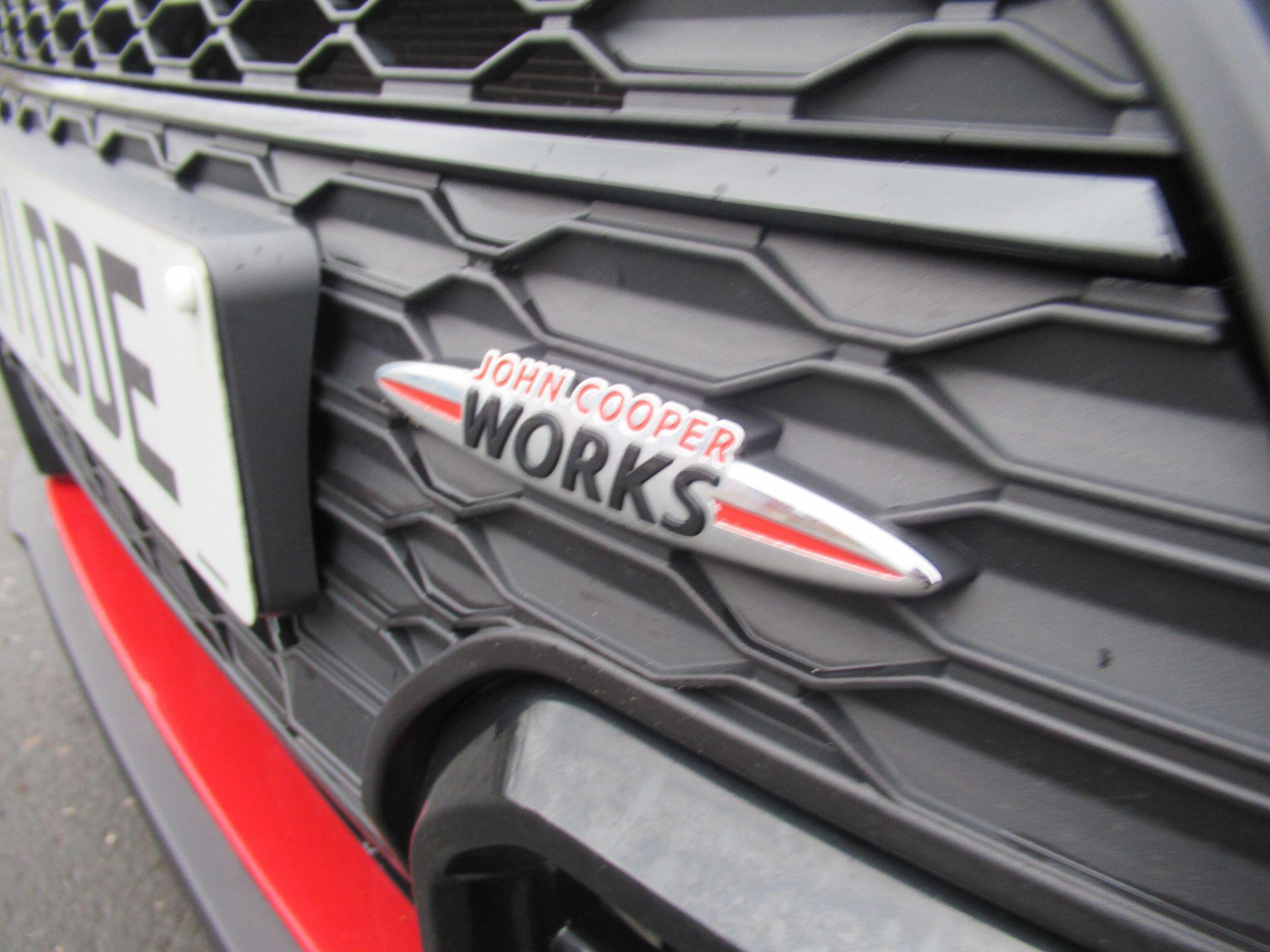 MINI Hatch - Image 14