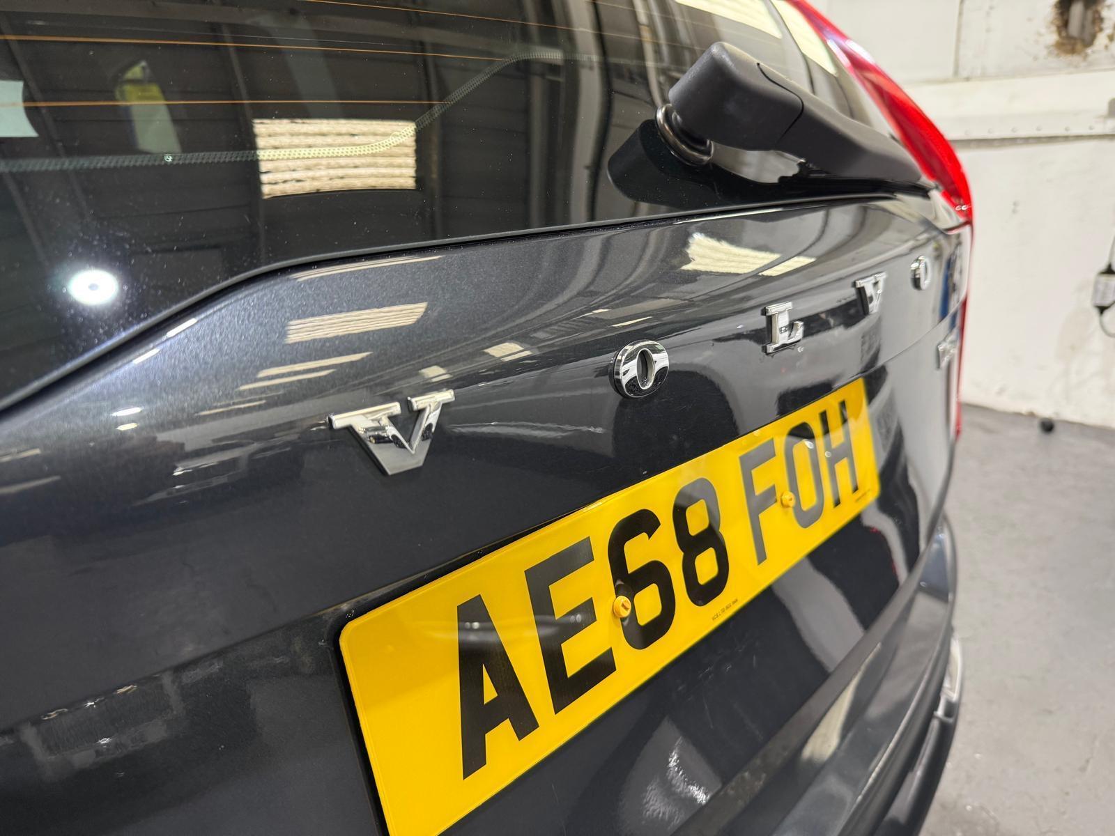 Volvo XC90 - Image 30