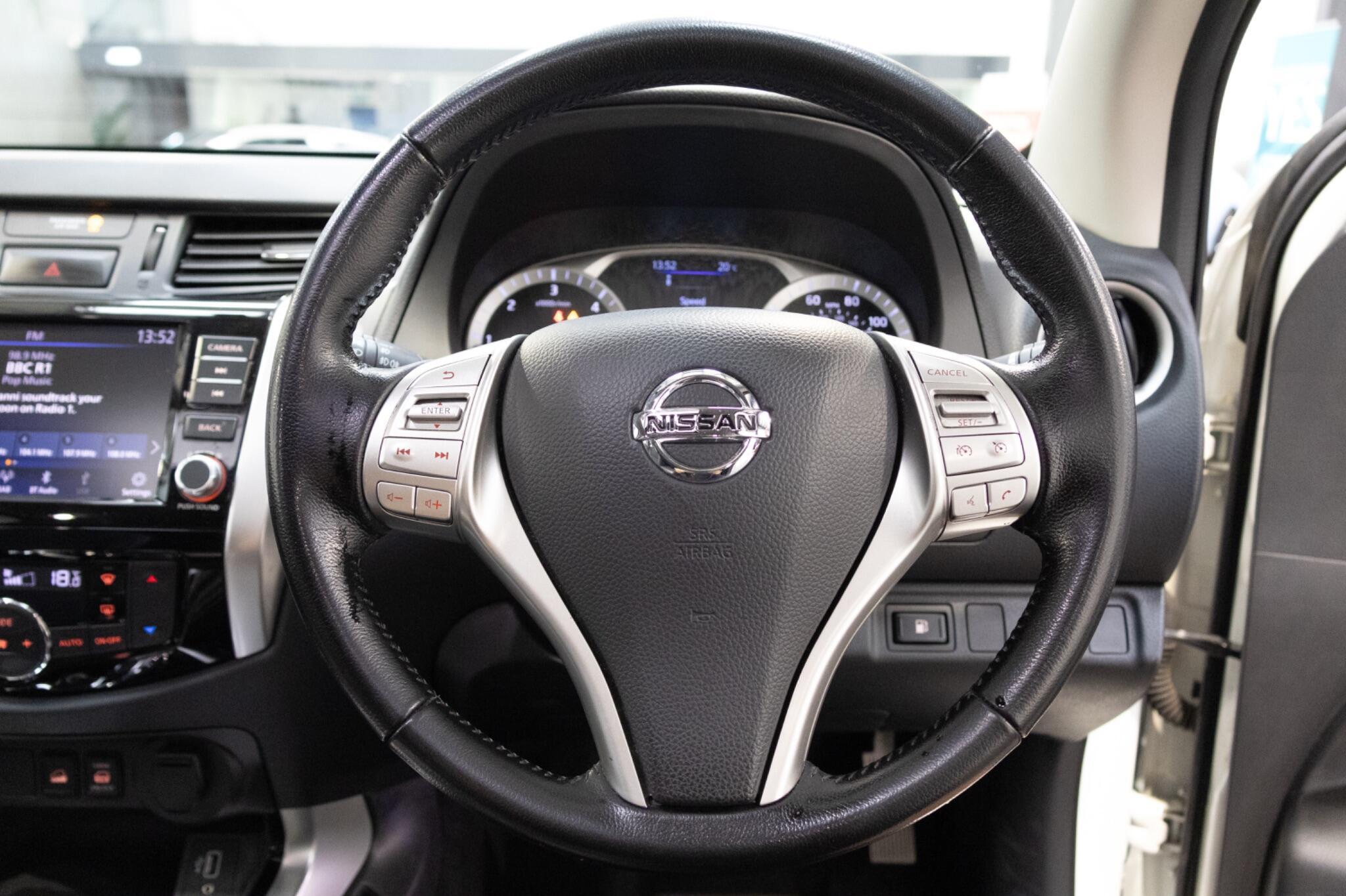 Nissan NAVARA - Image 11