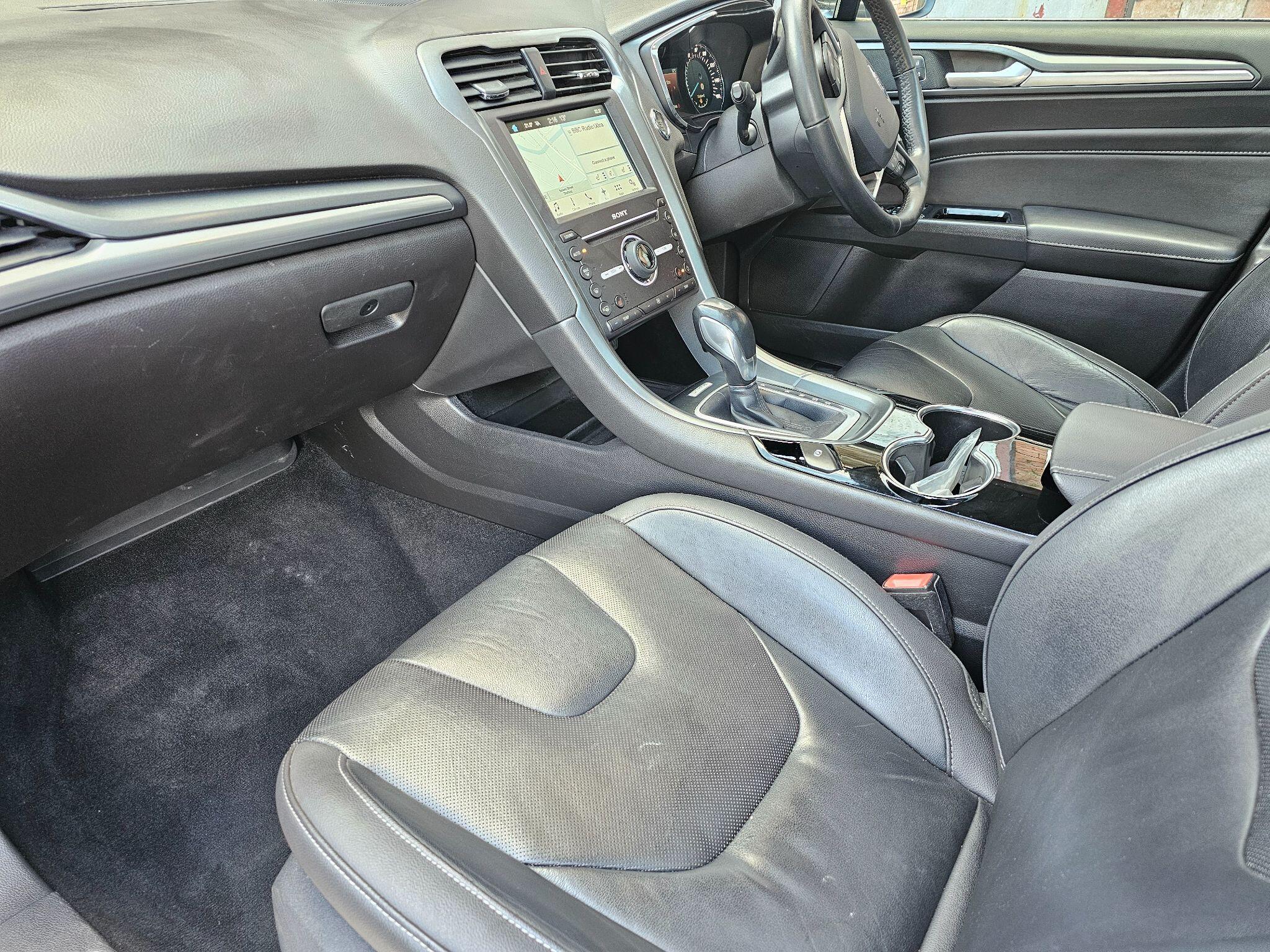 Ford Mondeo - Image 21