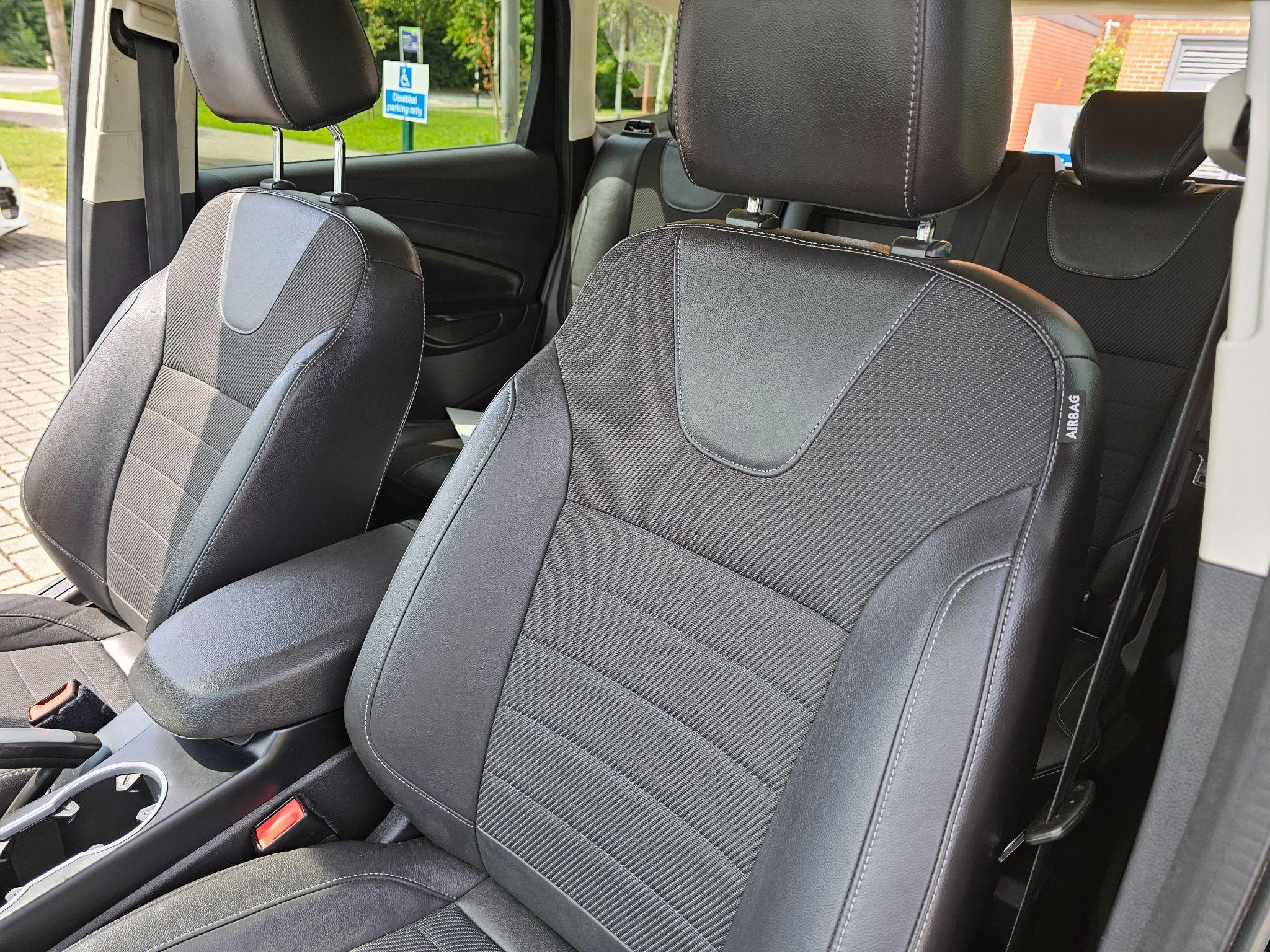 Ford Kuga - Image 30