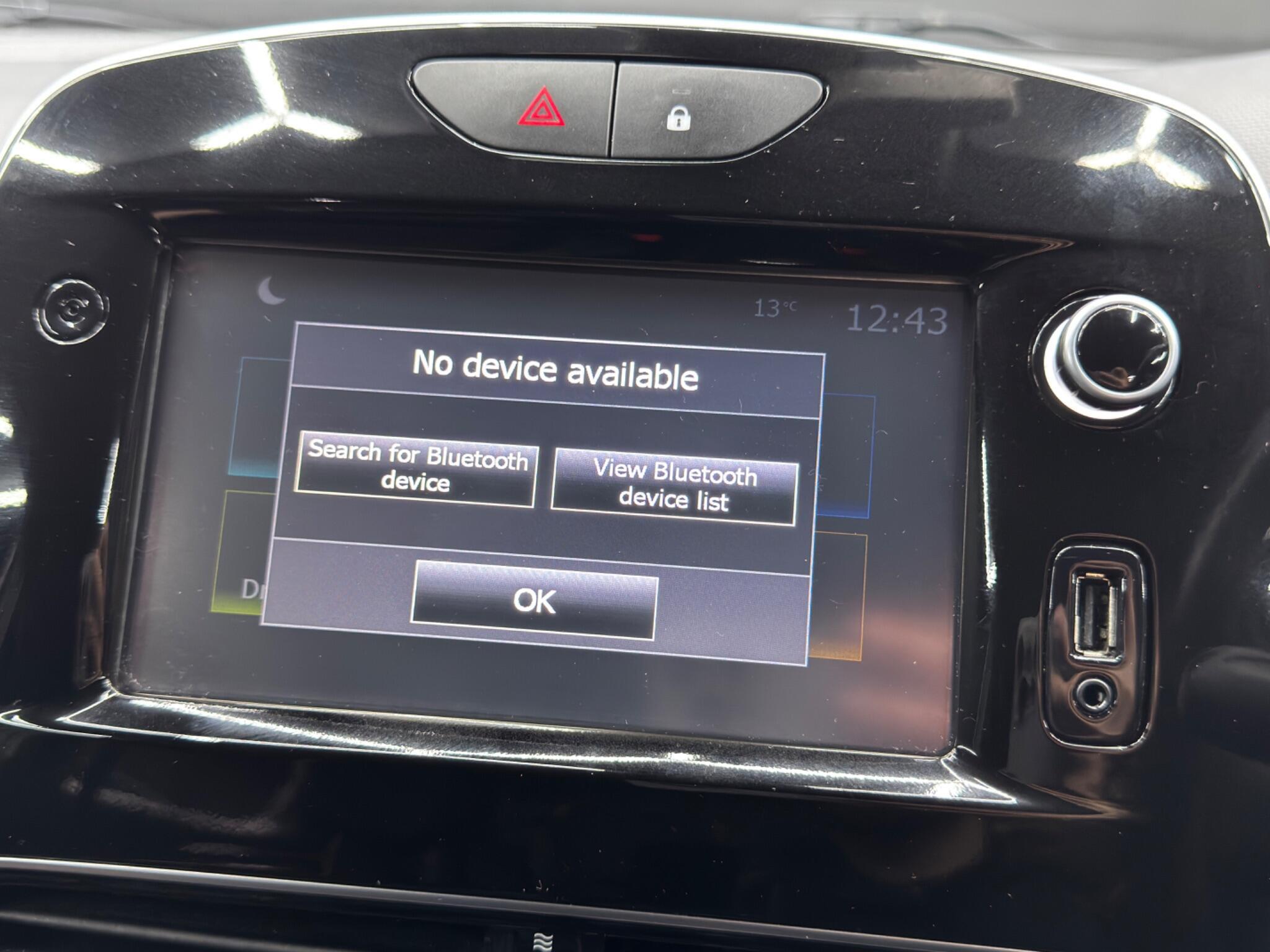 Renault Clio - Image 31