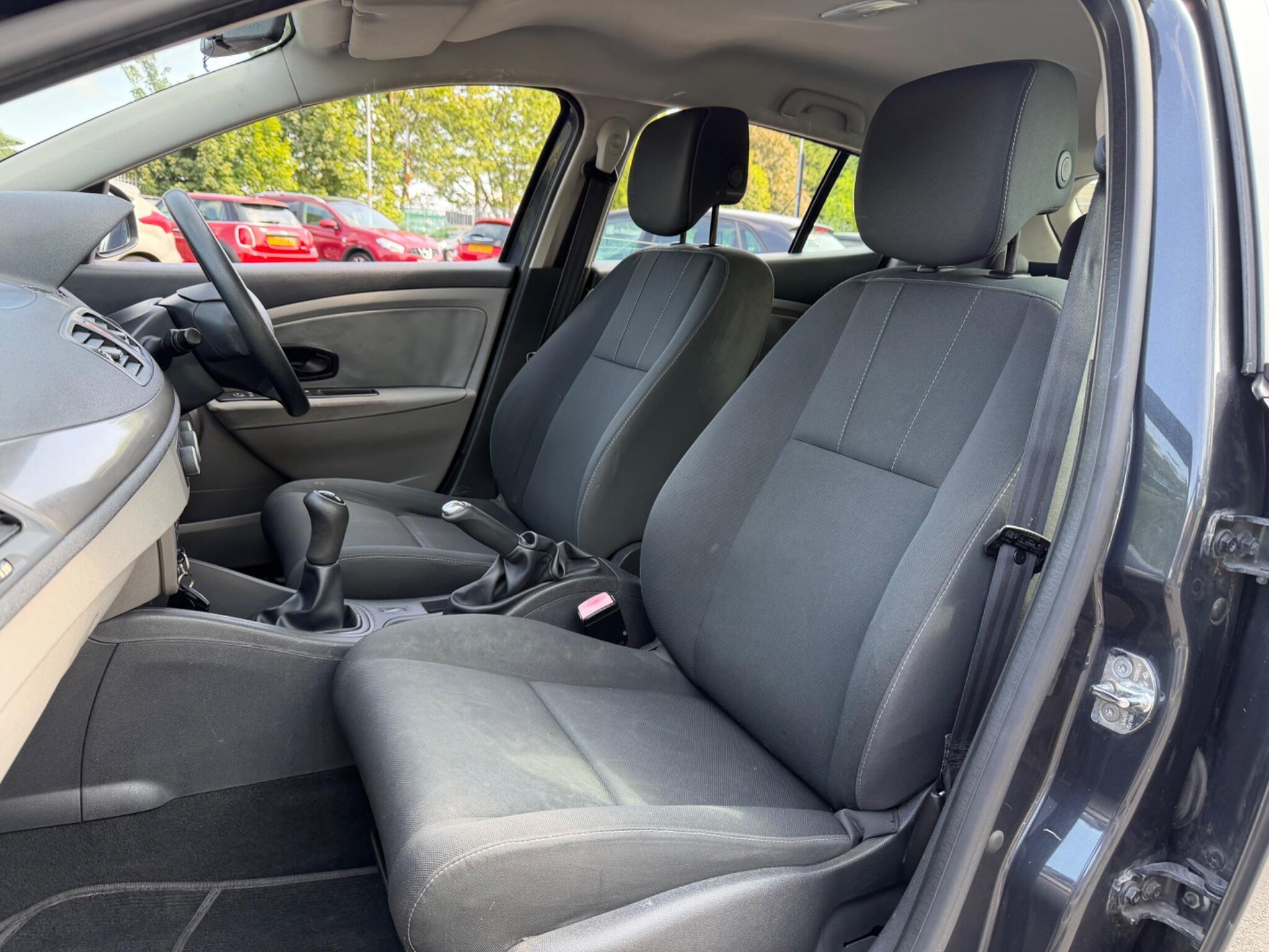 Renault Megane - Image 9