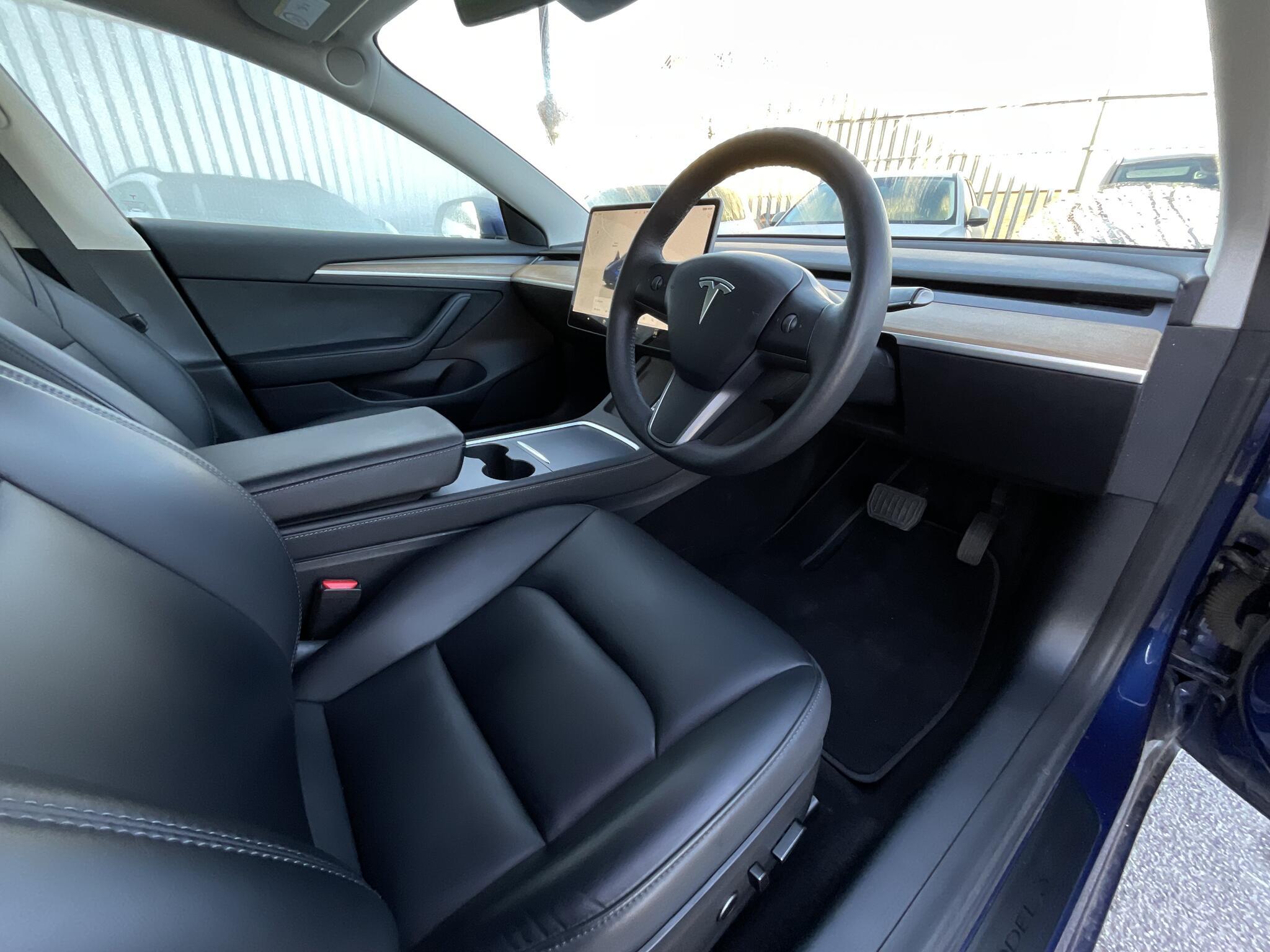 Tesla Model 3 - Image 7