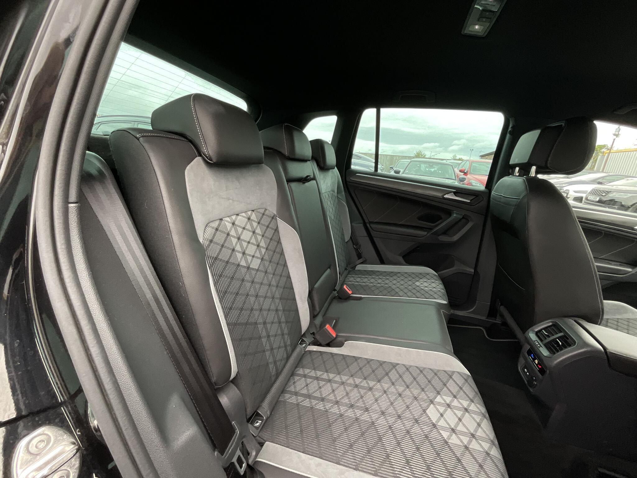 Volkswagen Tiguan - Image 11