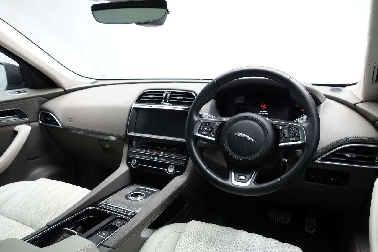 Jaguar F-Pace - Image 38