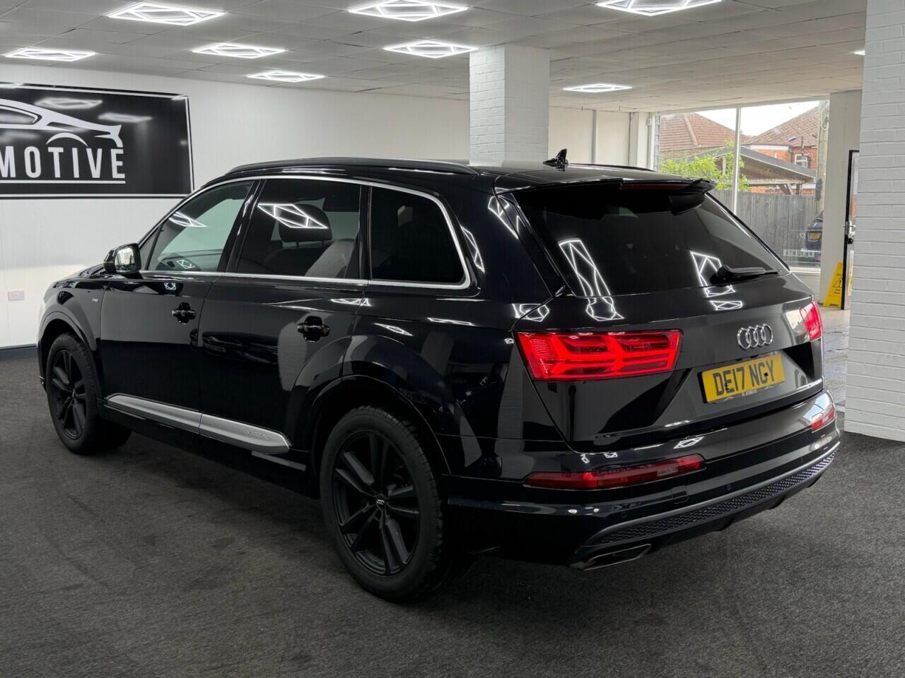 Audi Q7 - Image 6