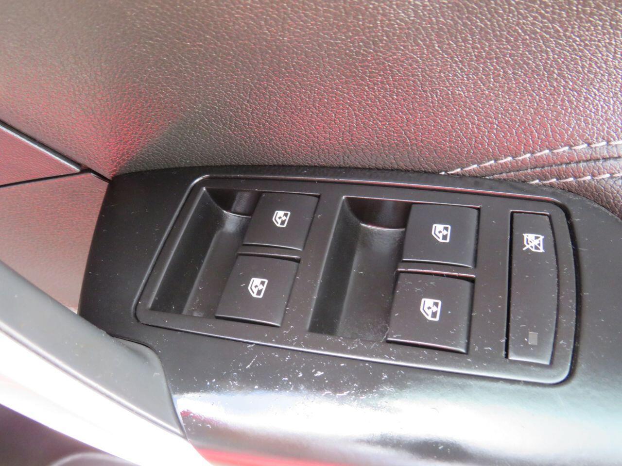 Vauxhall Insignia - Image 18