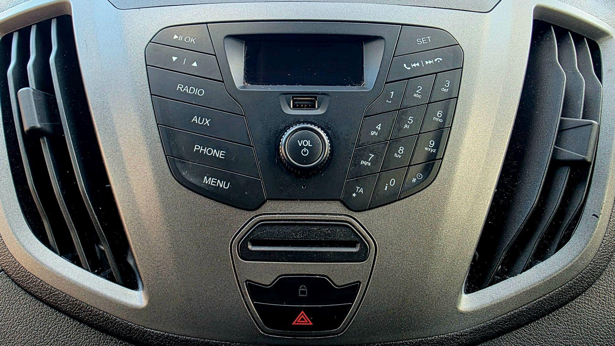 Ford Transit - Image 20