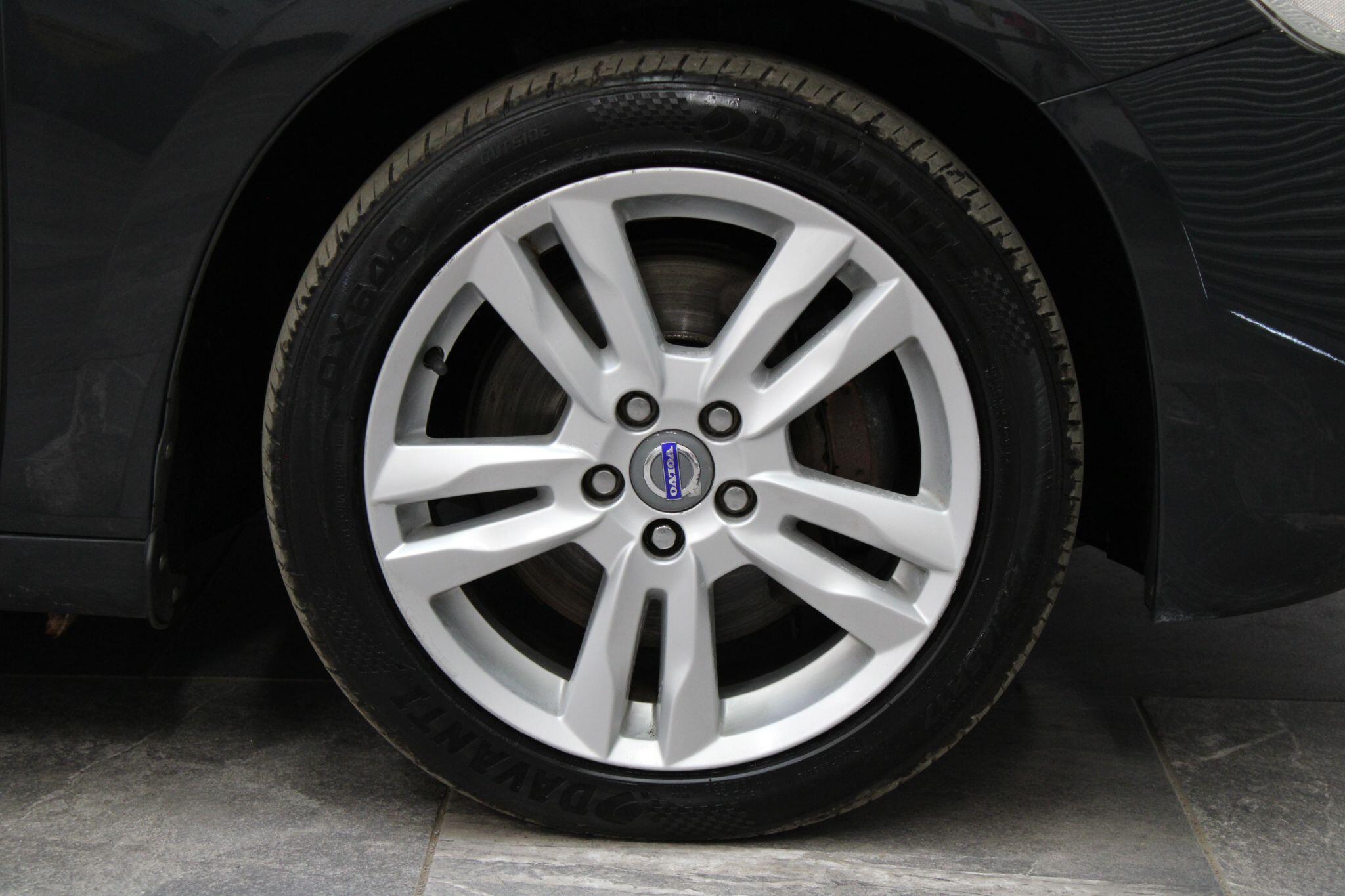 Volvo V60 - Image 9