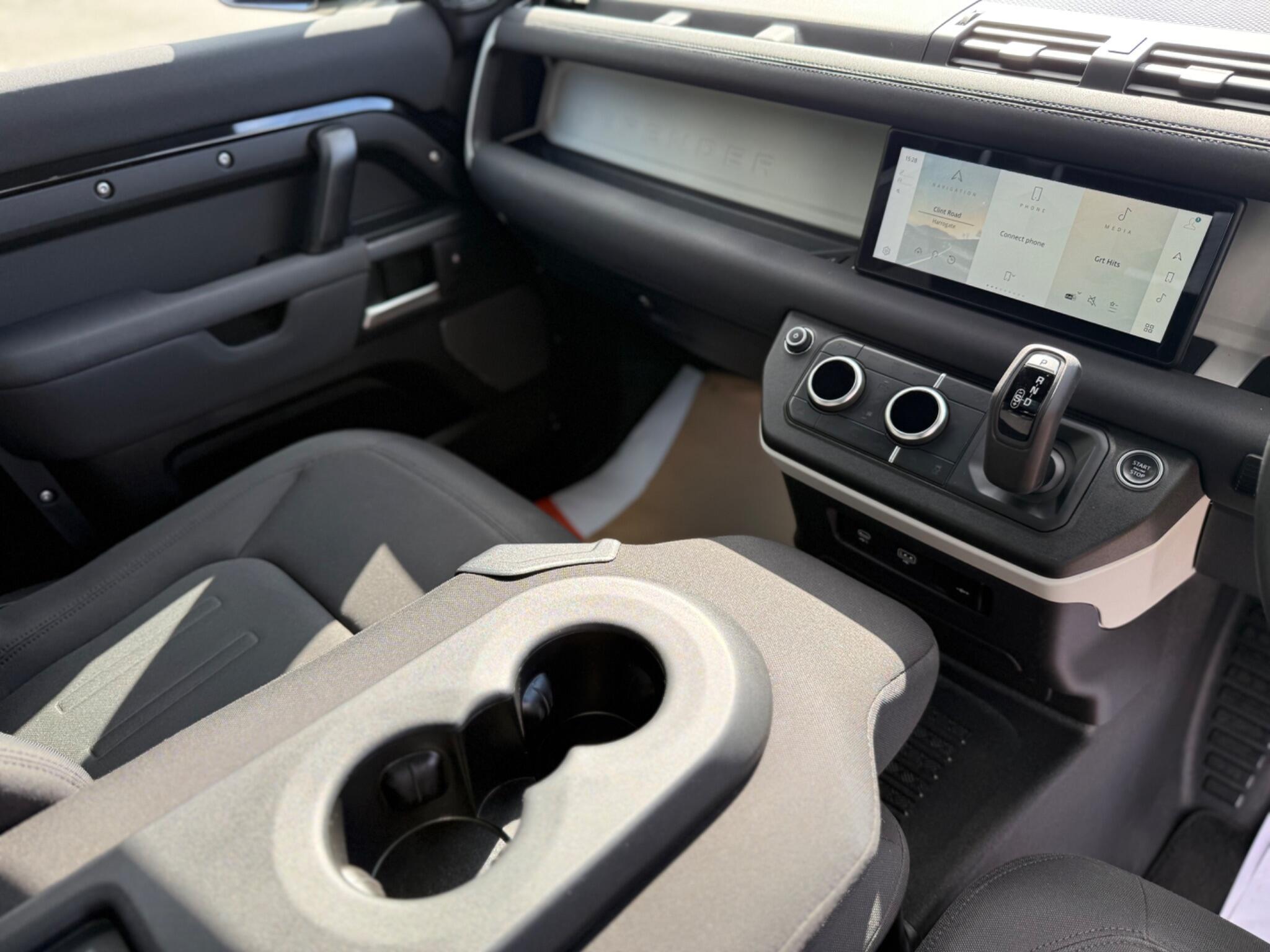 Land Rover Defender 90 - Image 12