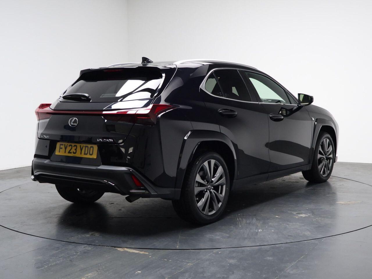 Lexus UX - Image 7