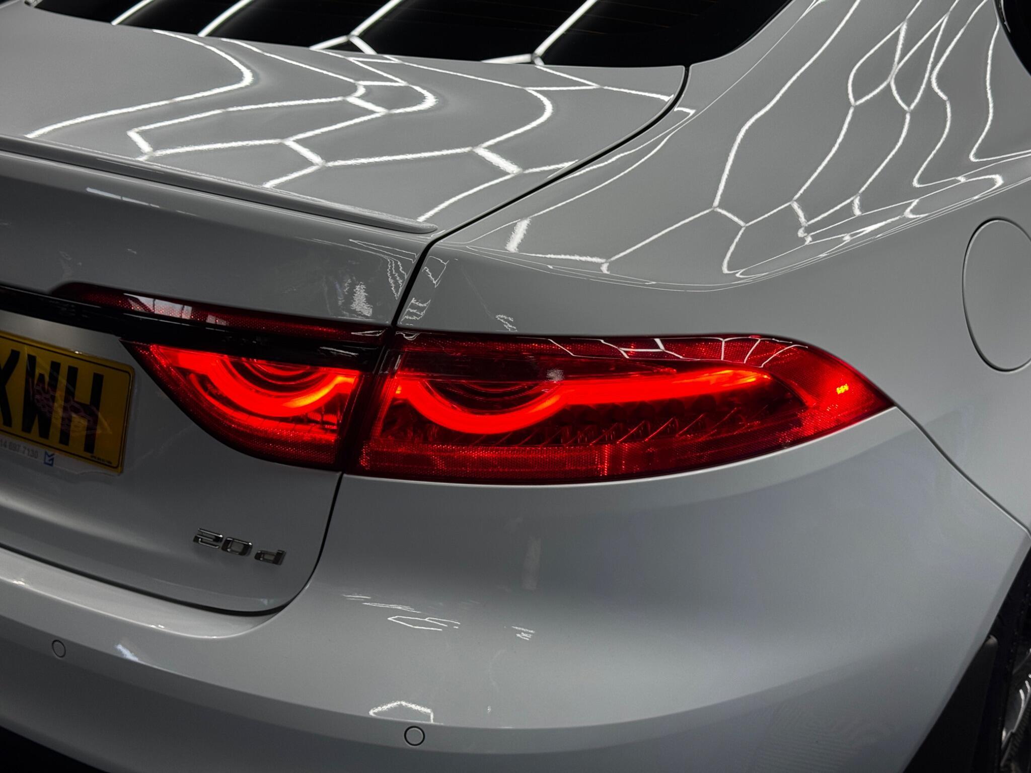 Jaguar XF - Image 42