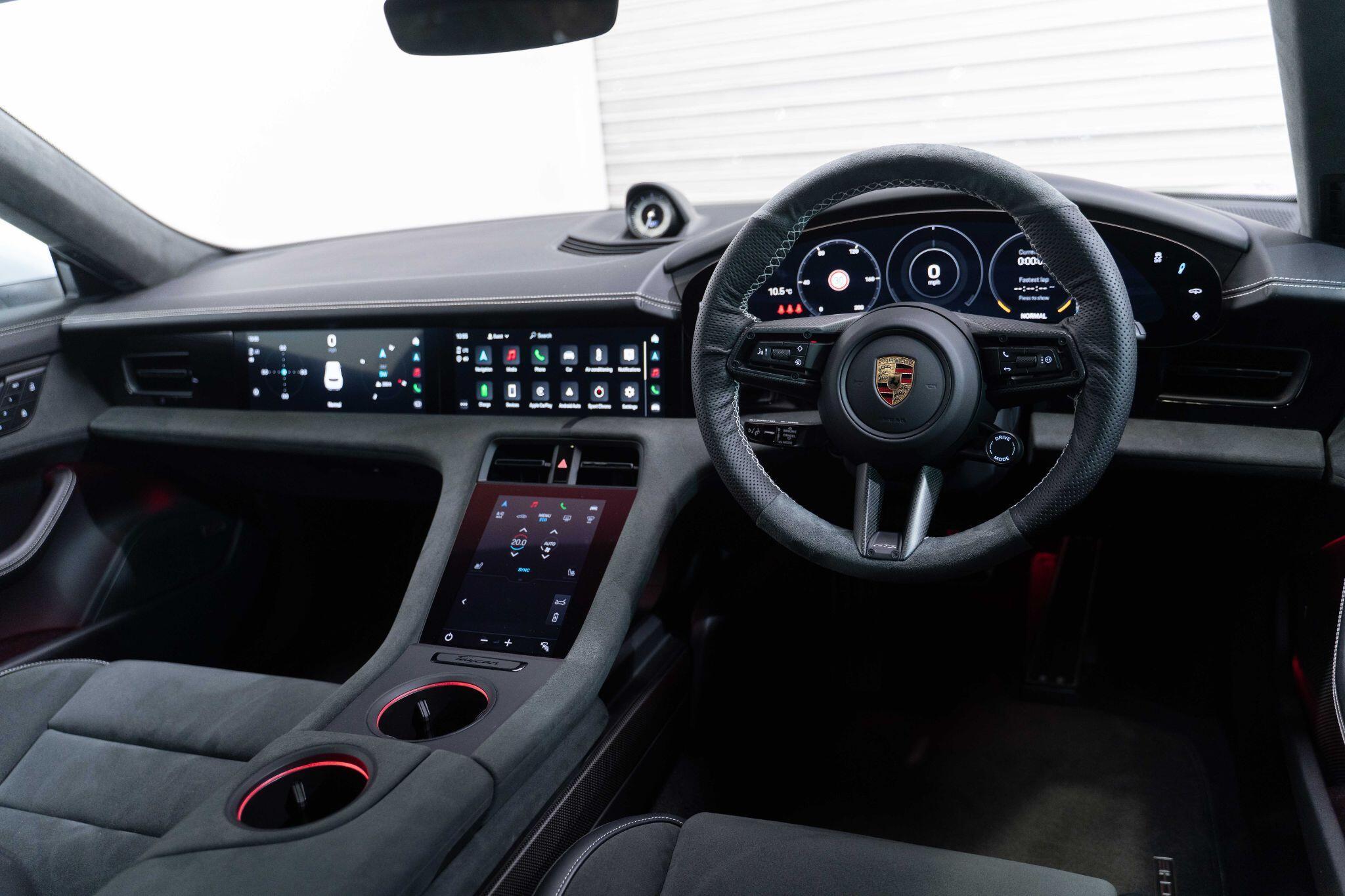 Porsche Taycan - Image 17