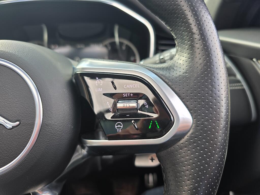 Jaguar F-Pace - Image 40