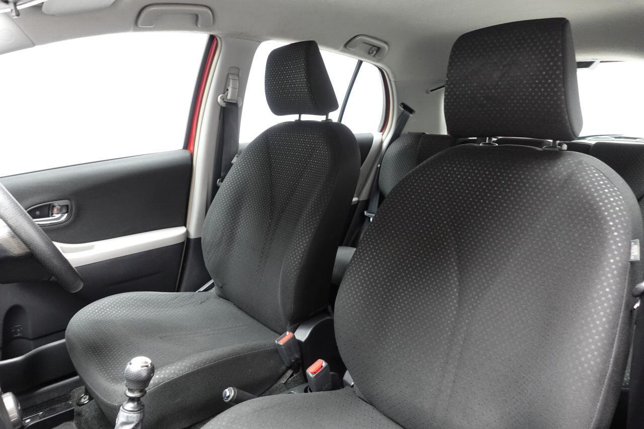 Toyota Yaris - Image 17