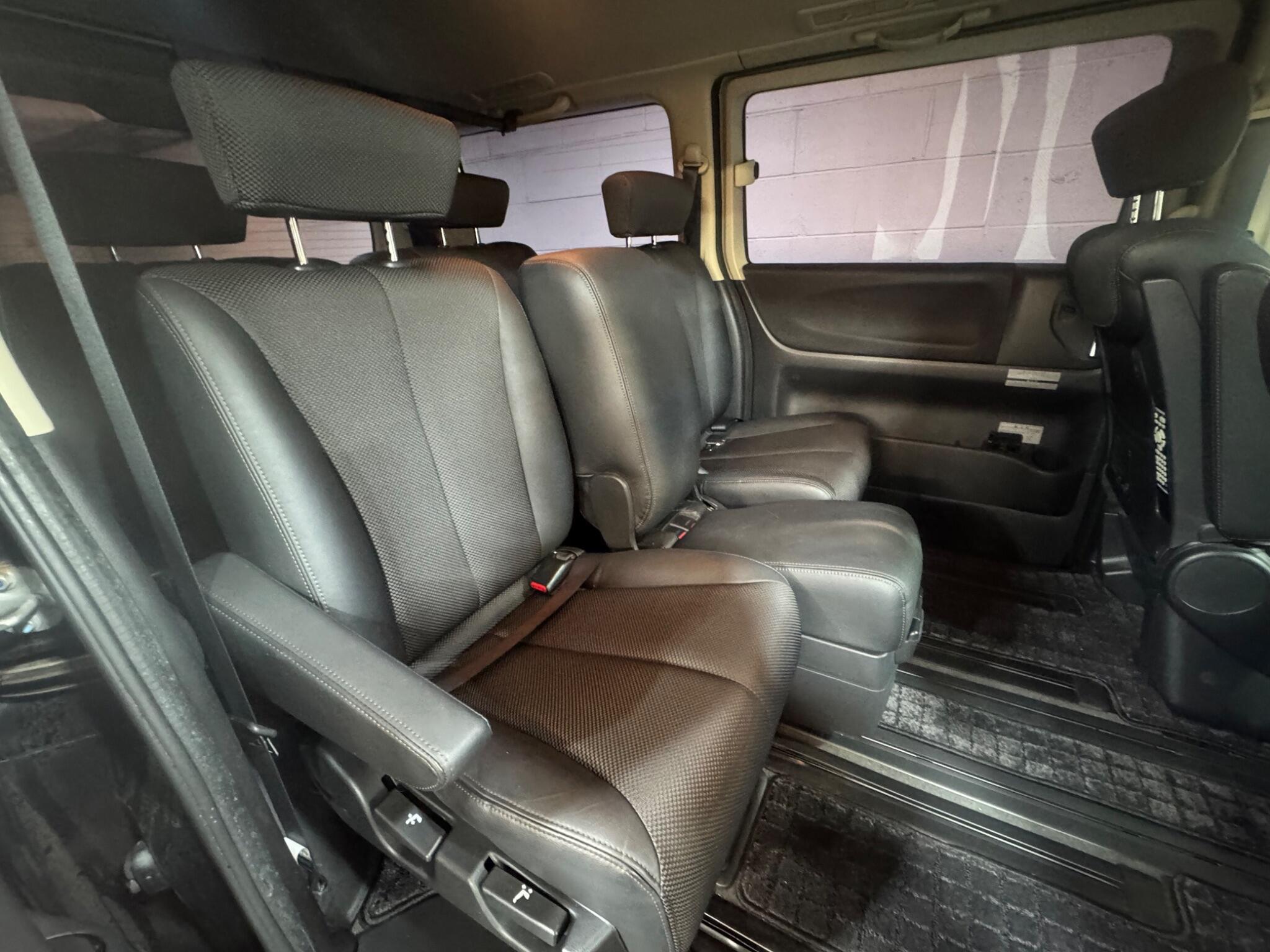 Nissan Elgrand - Image 12