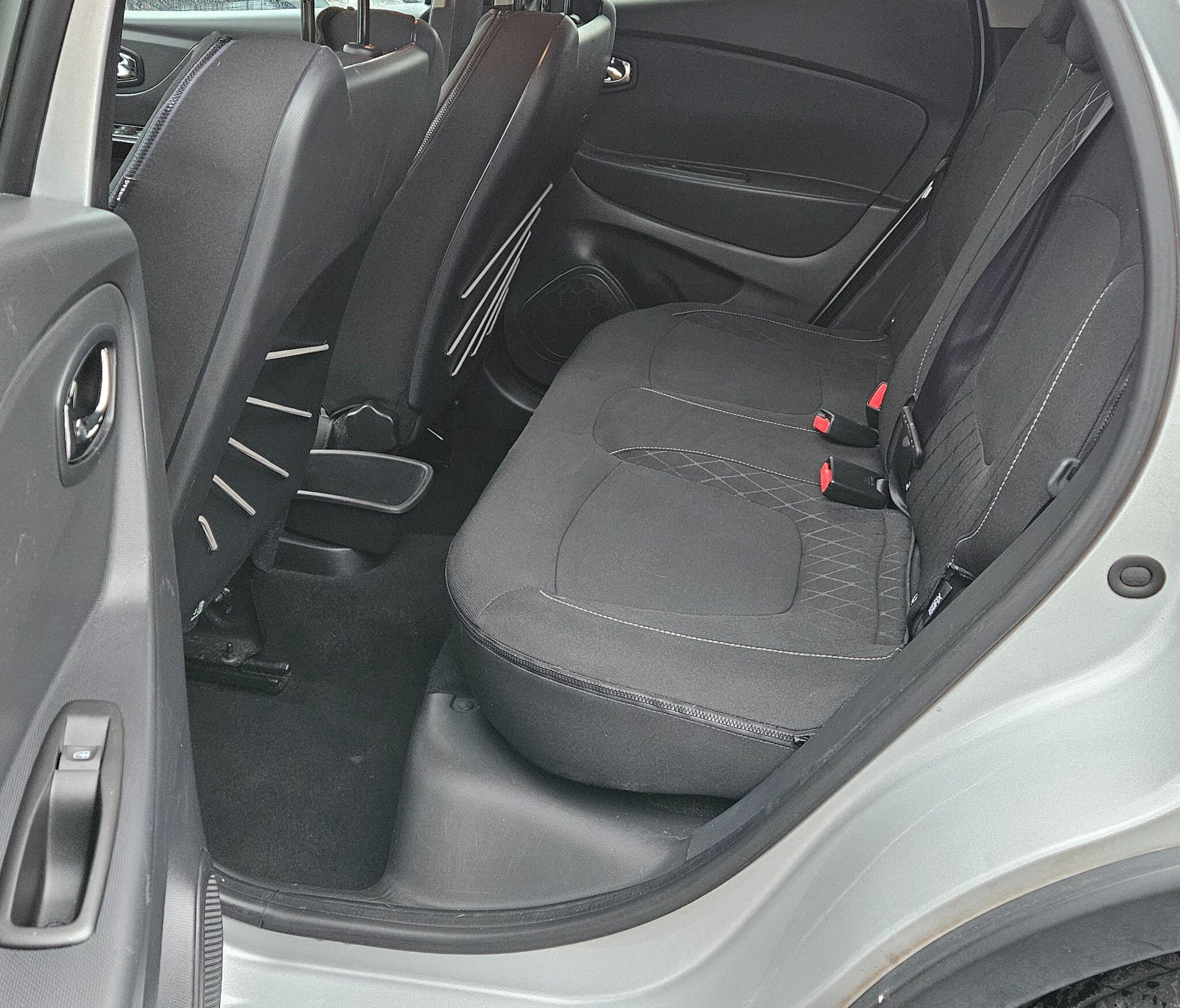 Renault Captur - Image 40