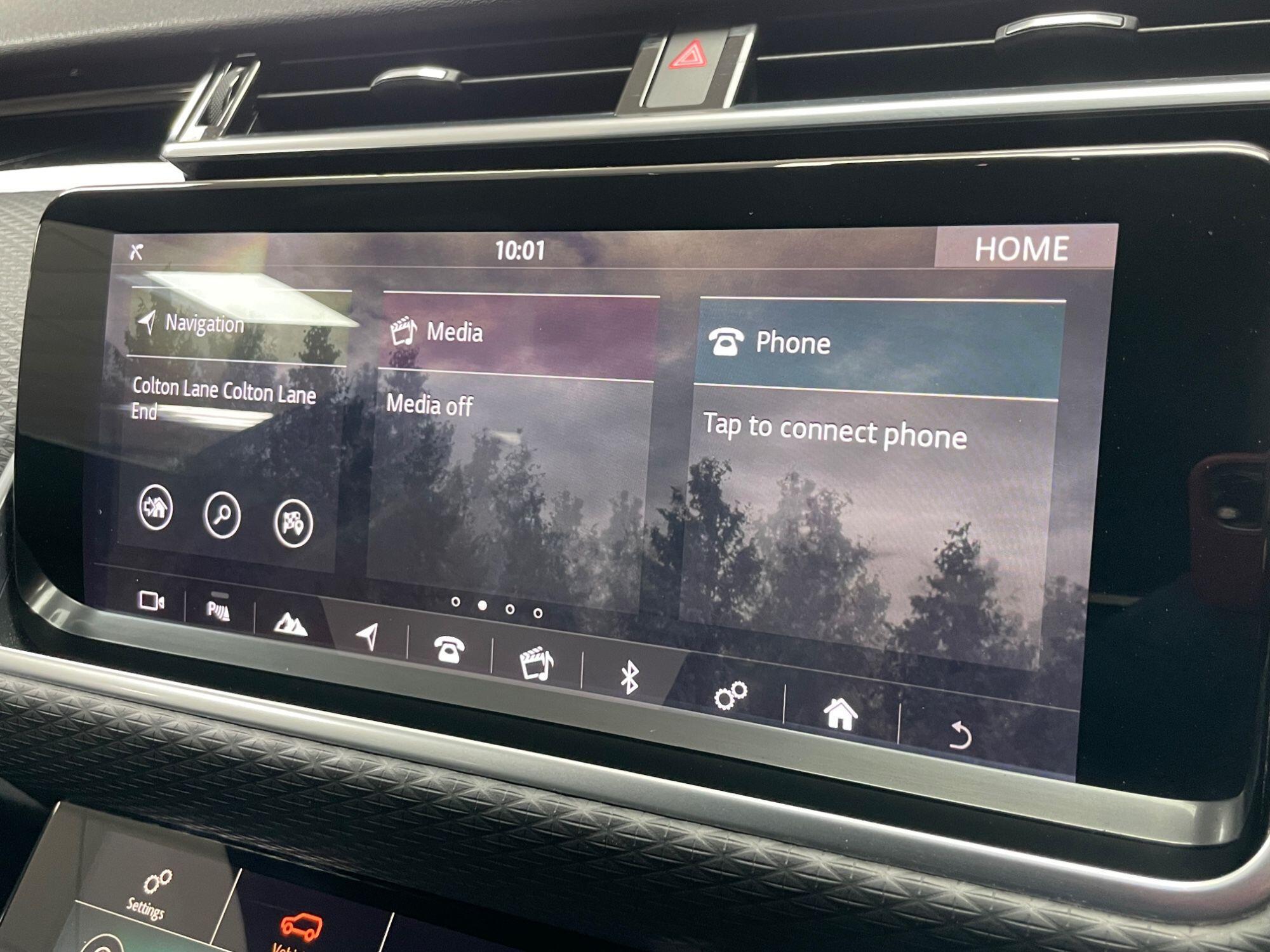 Land Rover Range Rover Velar - Image 41