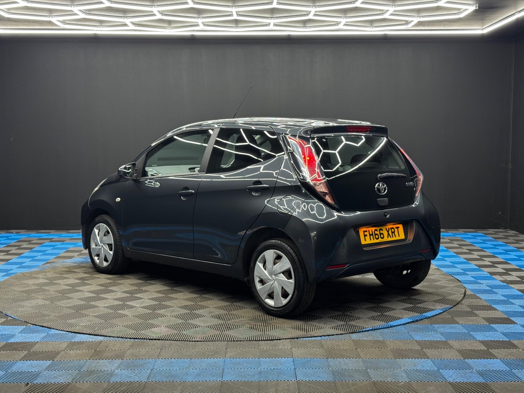 Toyota Aygo - Image 7