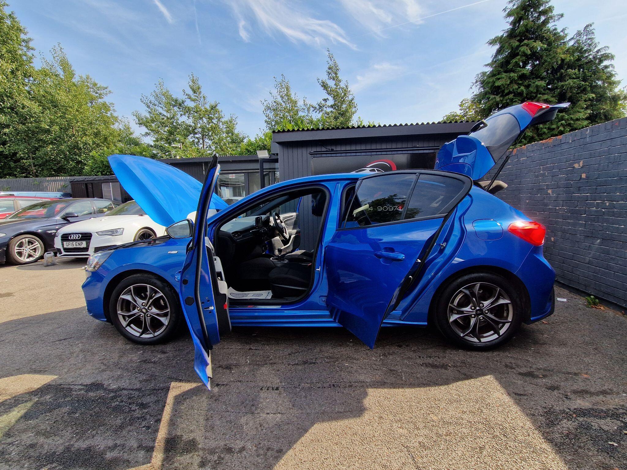 Ford Focus - Image 15