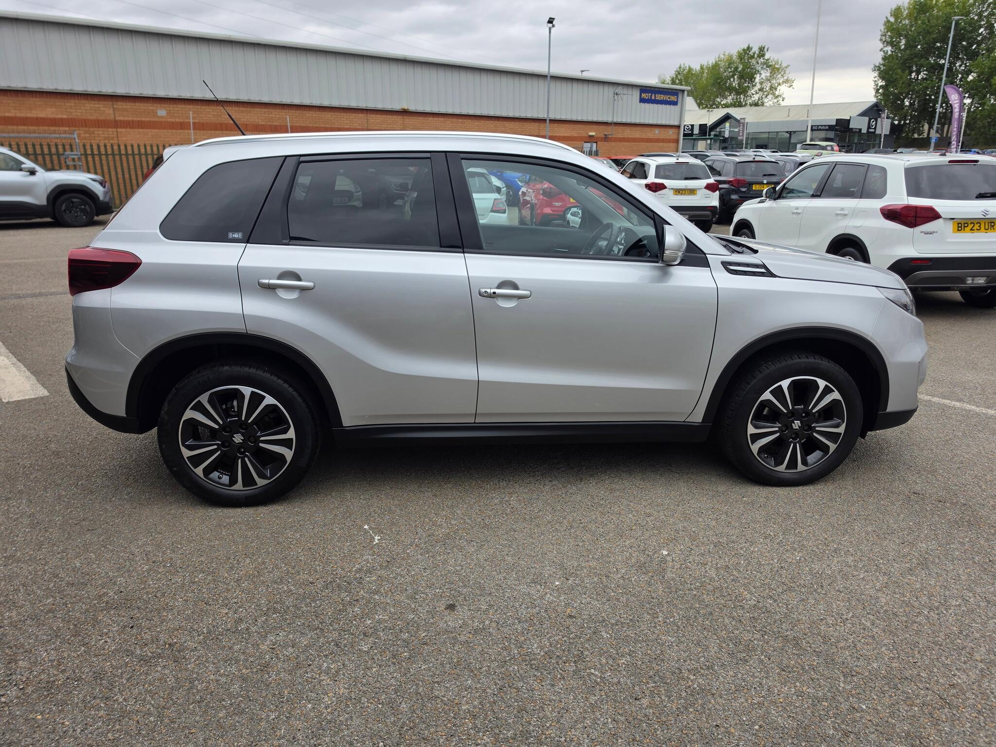 Suzuki Vitara - Image 13