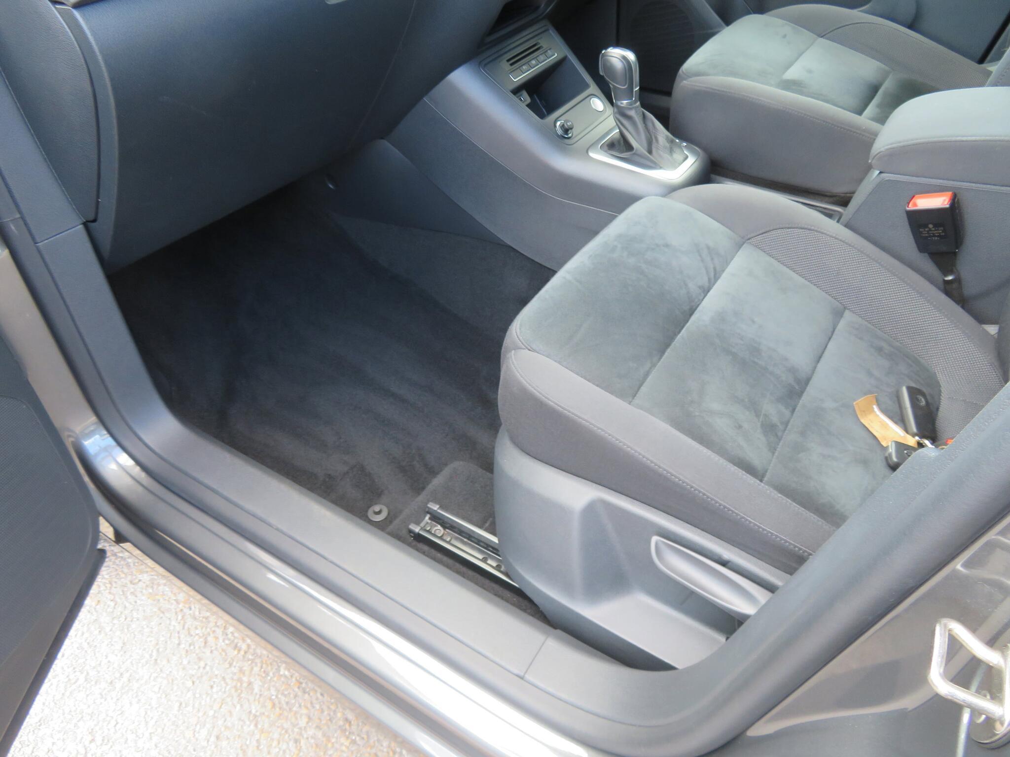 Volkswagen Tiguan - Image 20