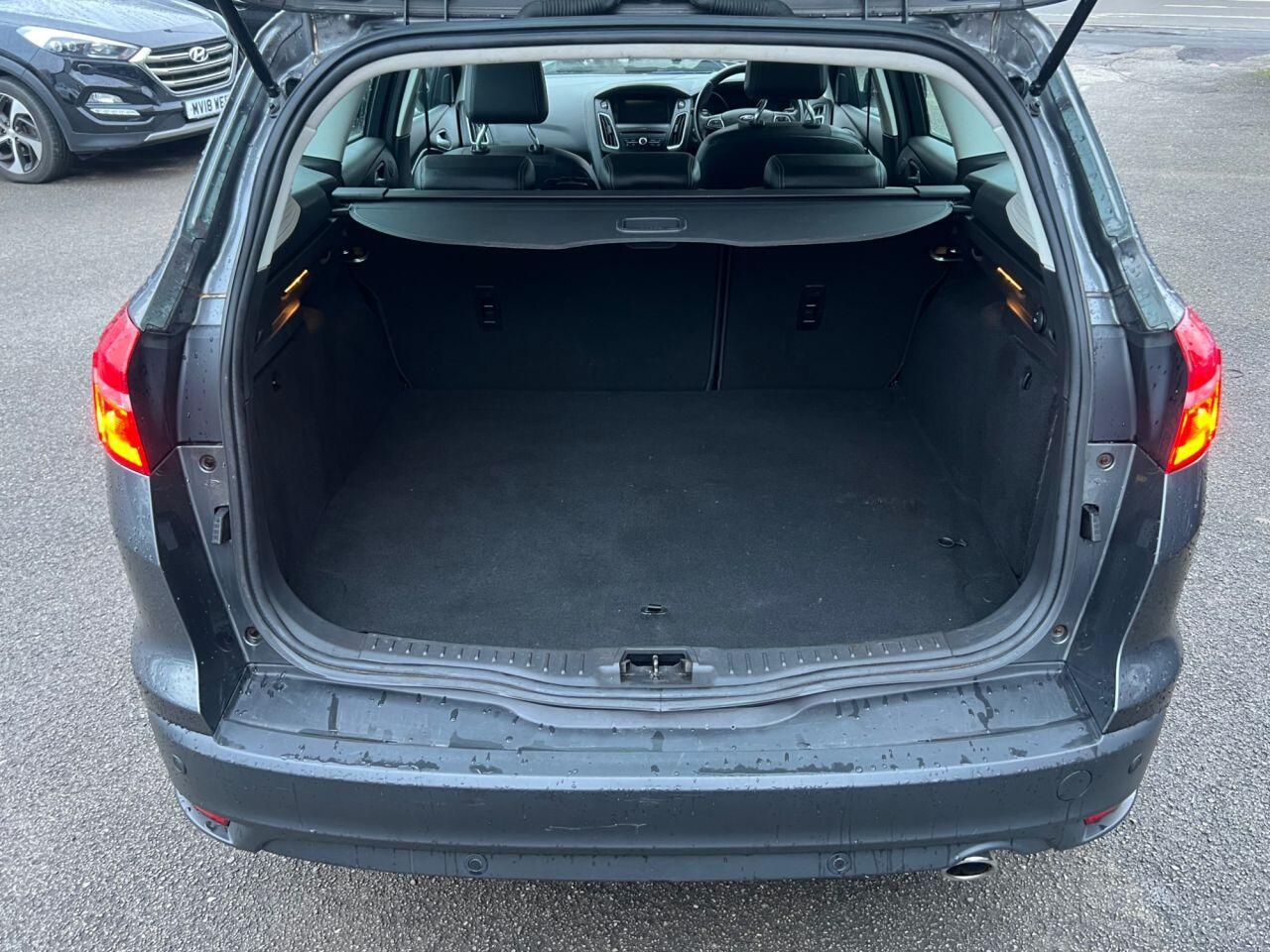 Ford Focus - Image 6