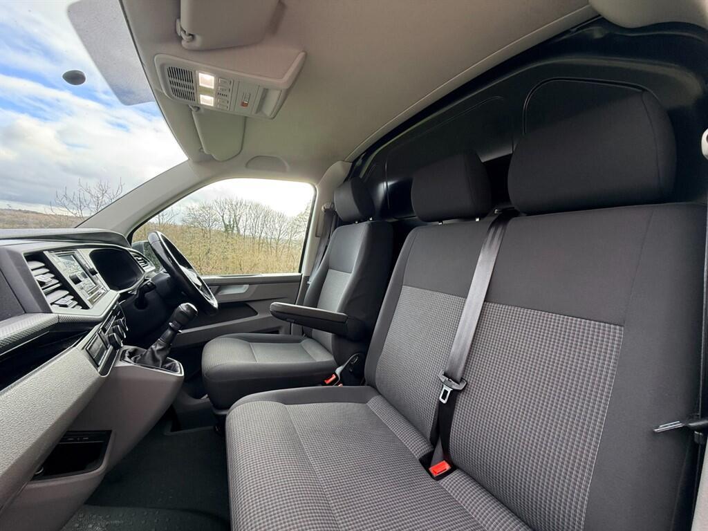Volkswagen Transporter - Image 21