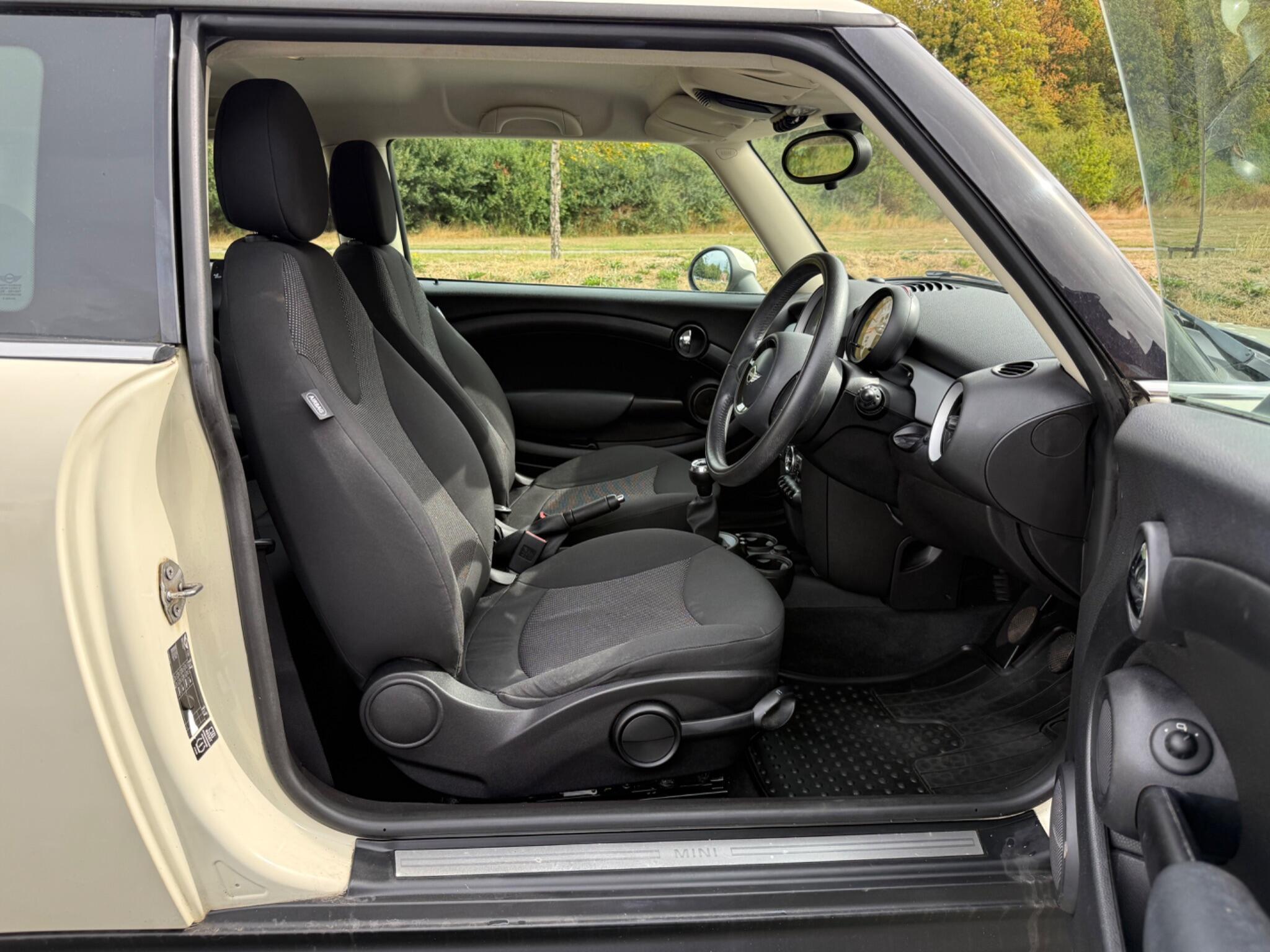 MINI Hatch - Image 11