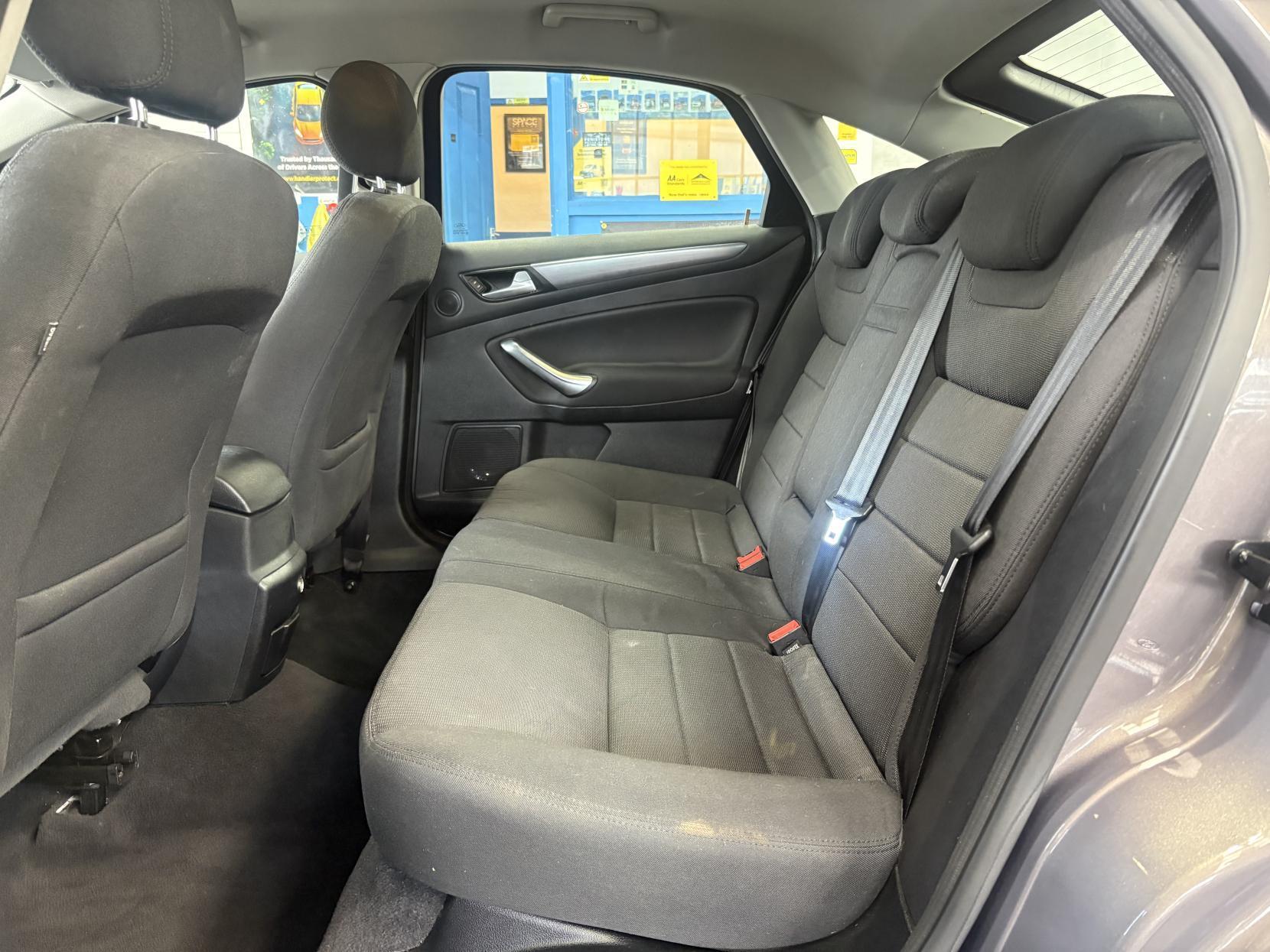 Ford Mondeo - Image 16