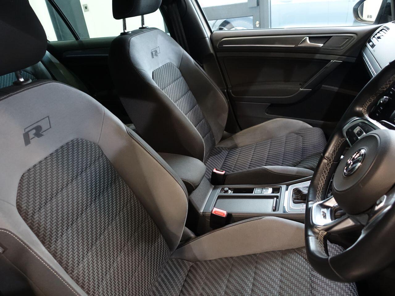 Volkswagen Golf - Image 13