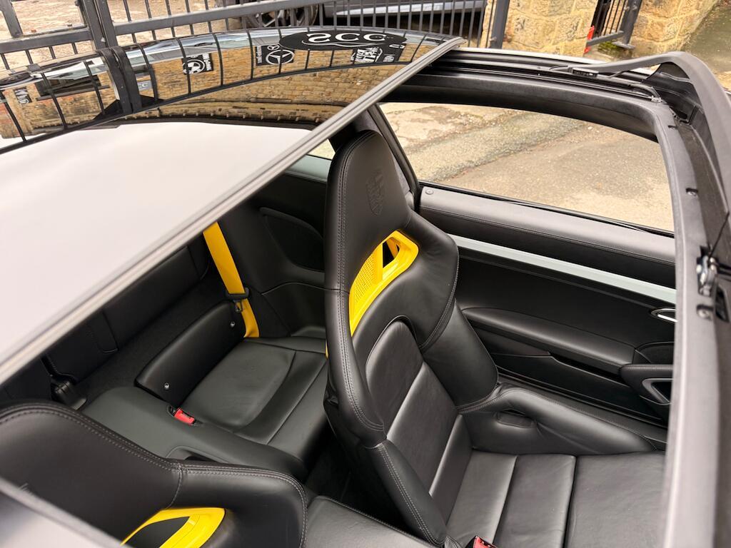 Porsche 911 - Image 39