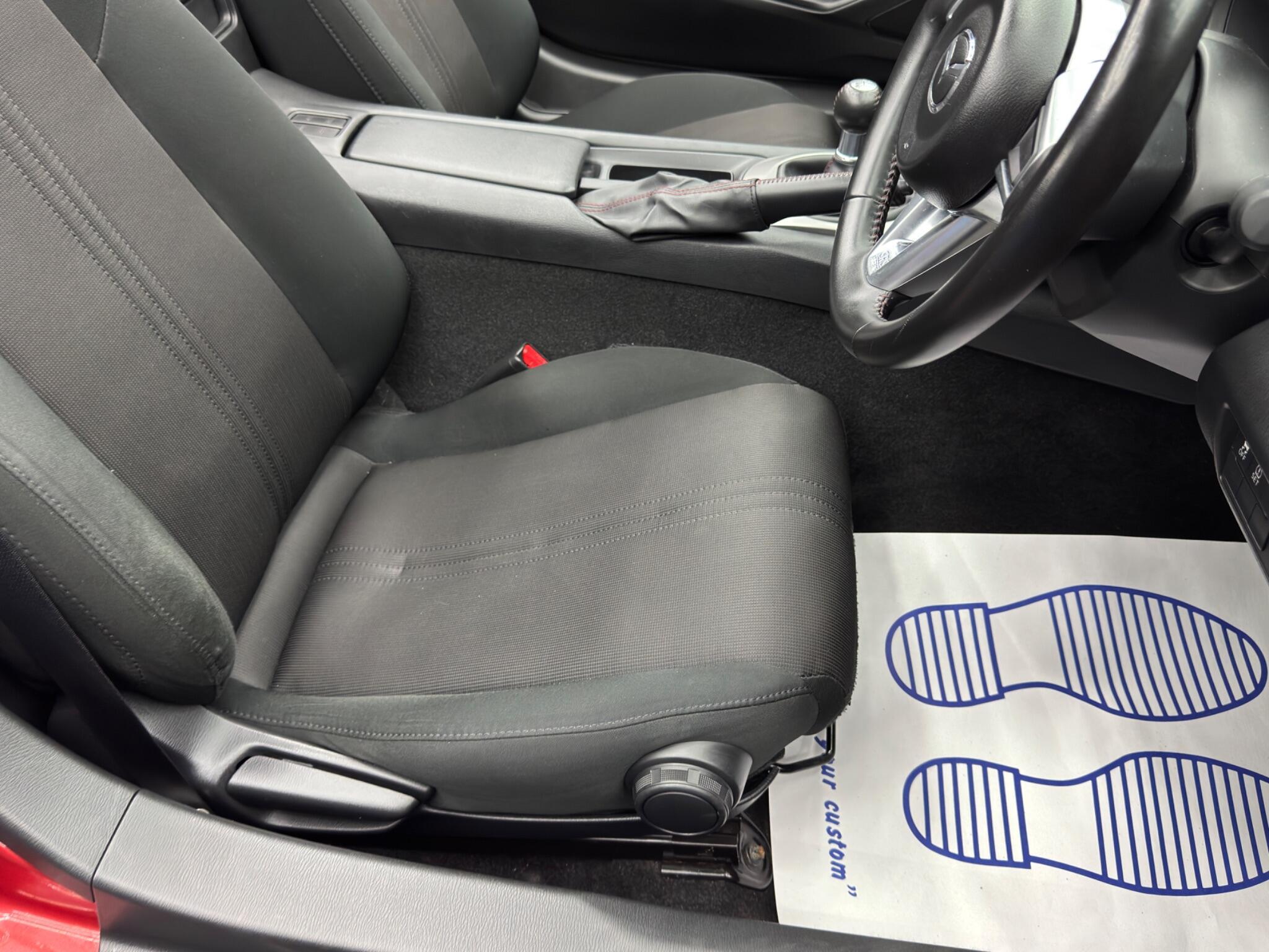 Mazda MX-5 - Image 12