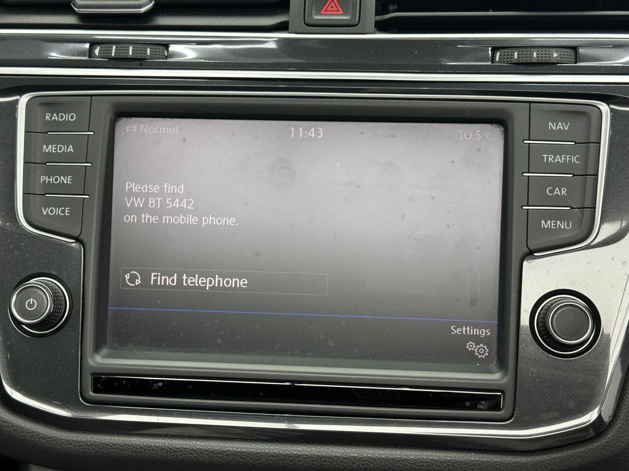 Volkswagen Tiguan - Image 25