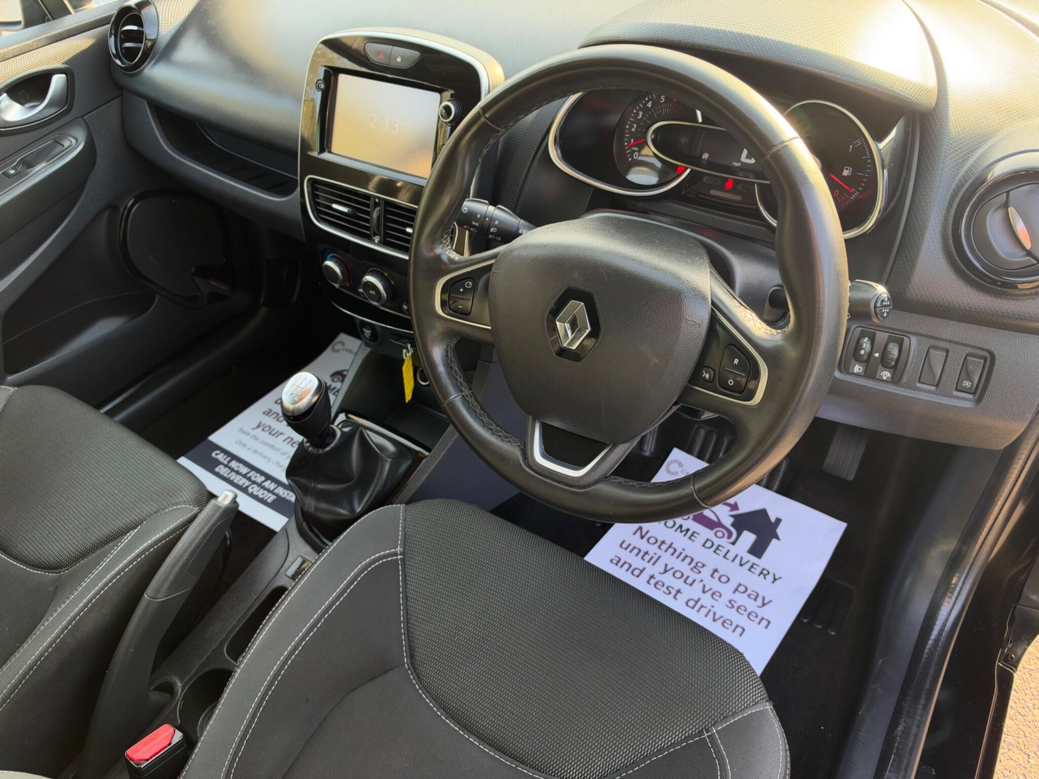Renault Clio - Image 16
