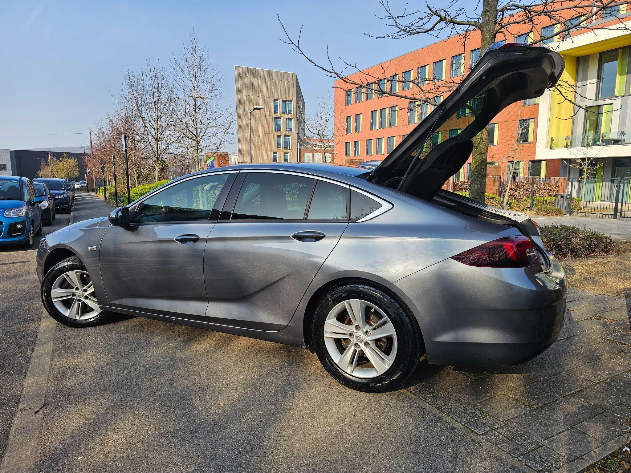 Vauxhall Insignia - Image 8