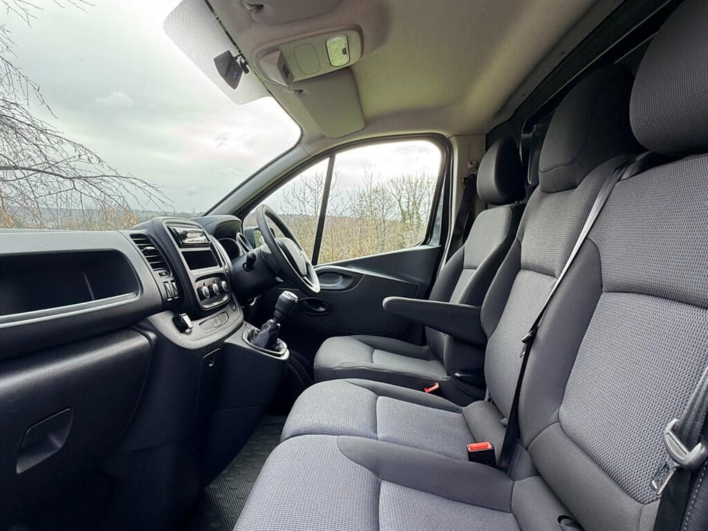 Renault Trafic - Image 17