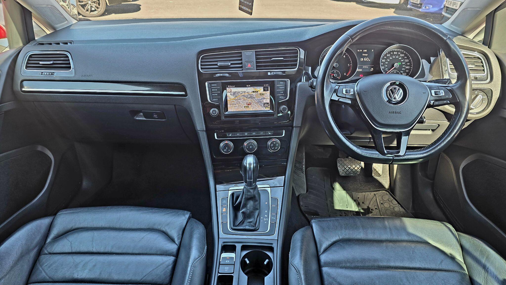 Volkswagen Golf - Image 20