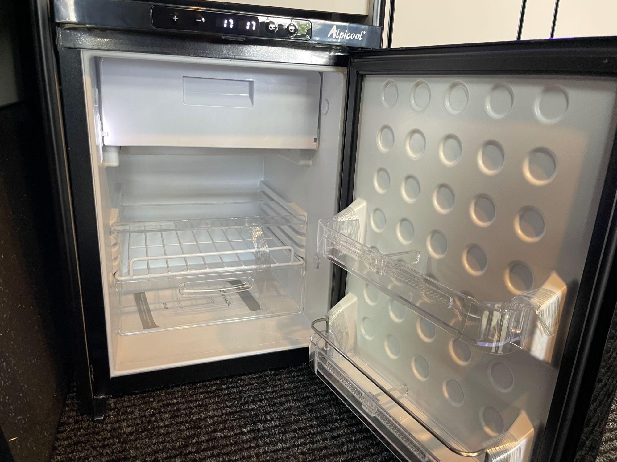 Volkswagen Transporter - Image 23