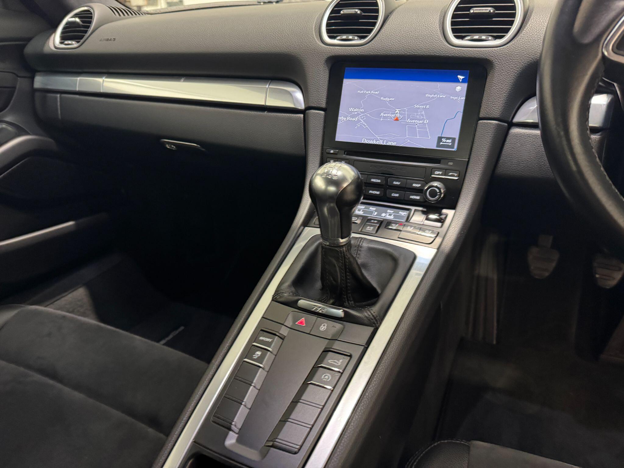 Porsche 718 Cayman - Image 55